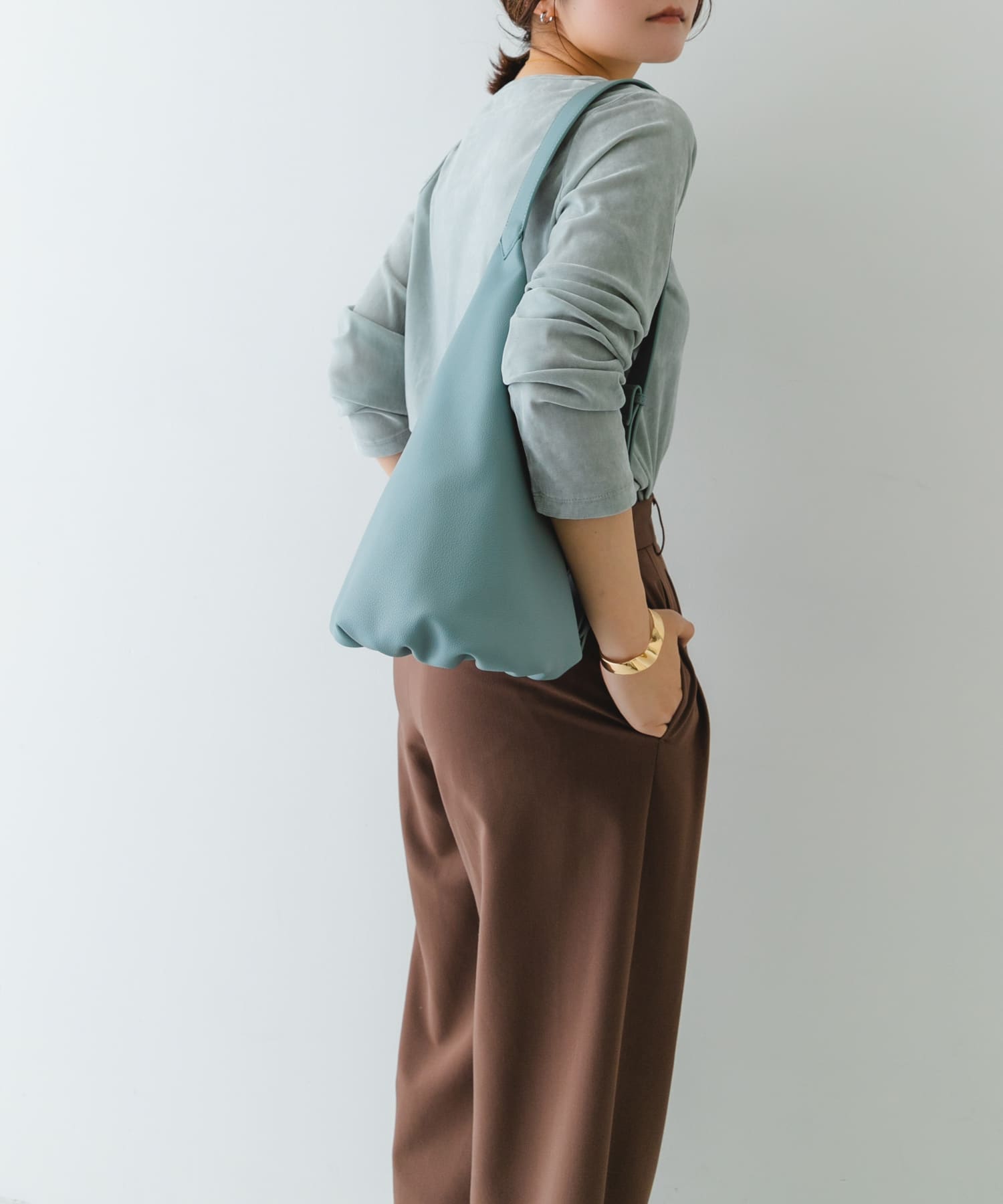 ワンショルダーボディバッグ SAX one