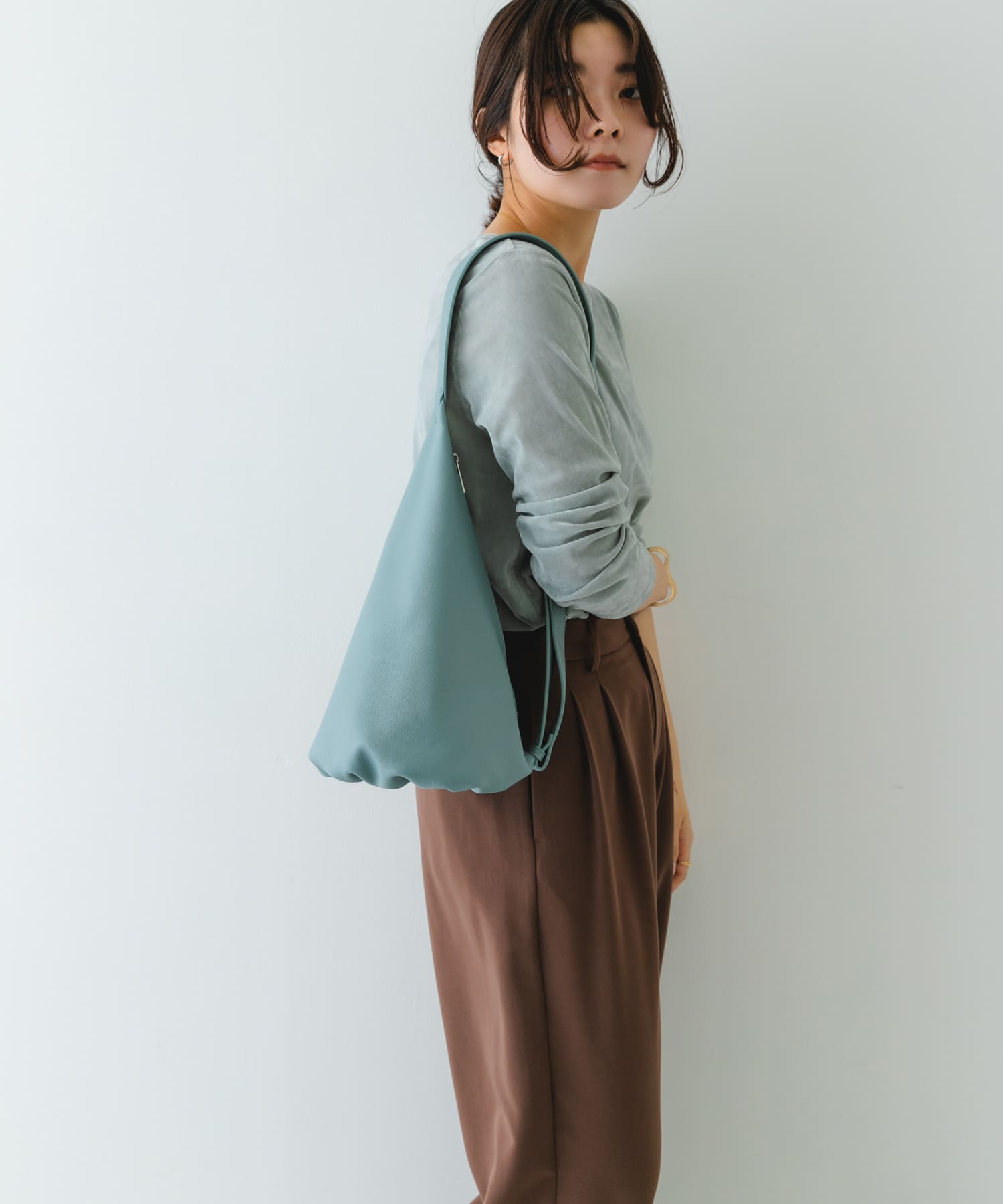 ワンショルダーボディバッグ SAX one