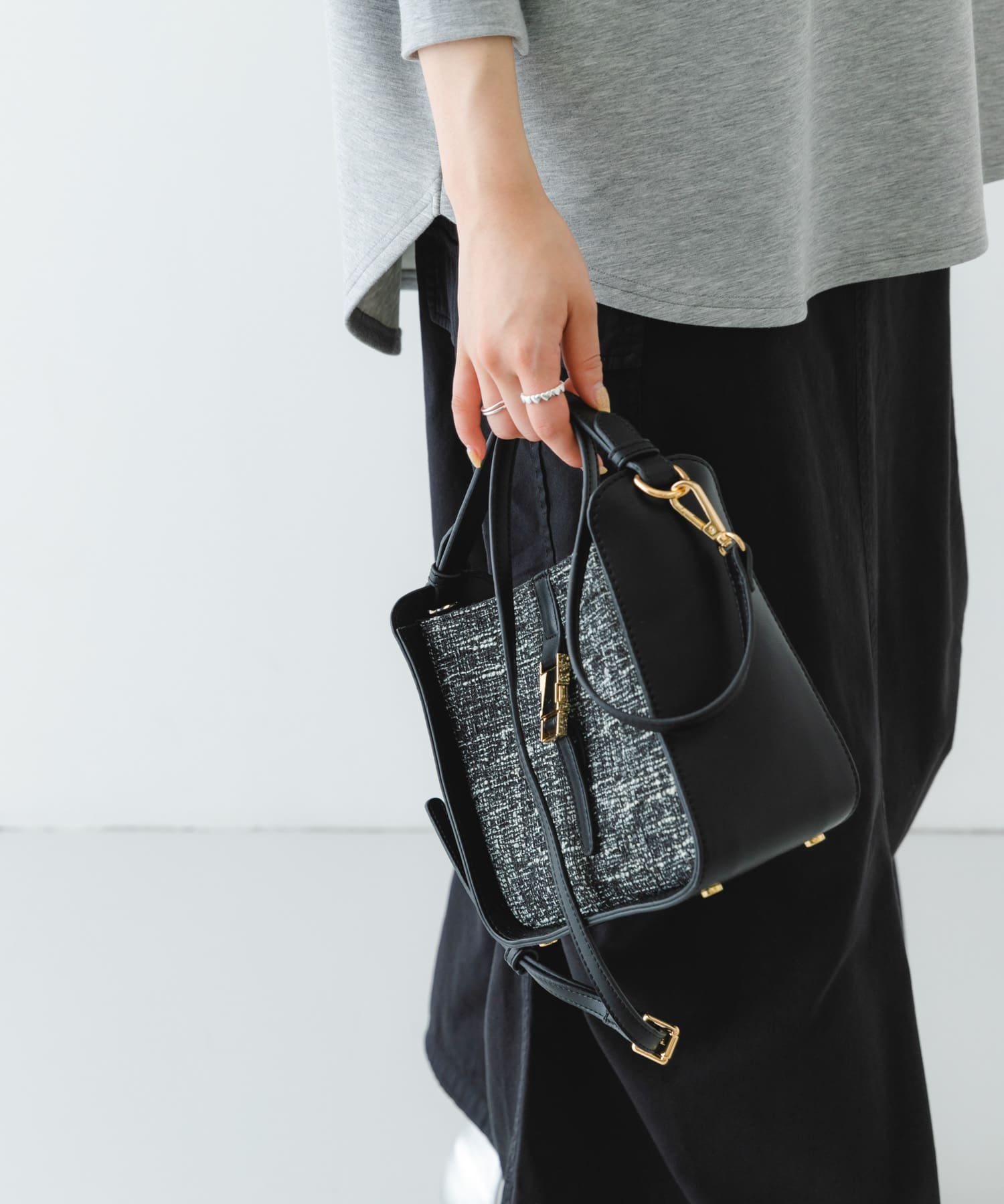 ツイードショルダーバッグ BLACK one