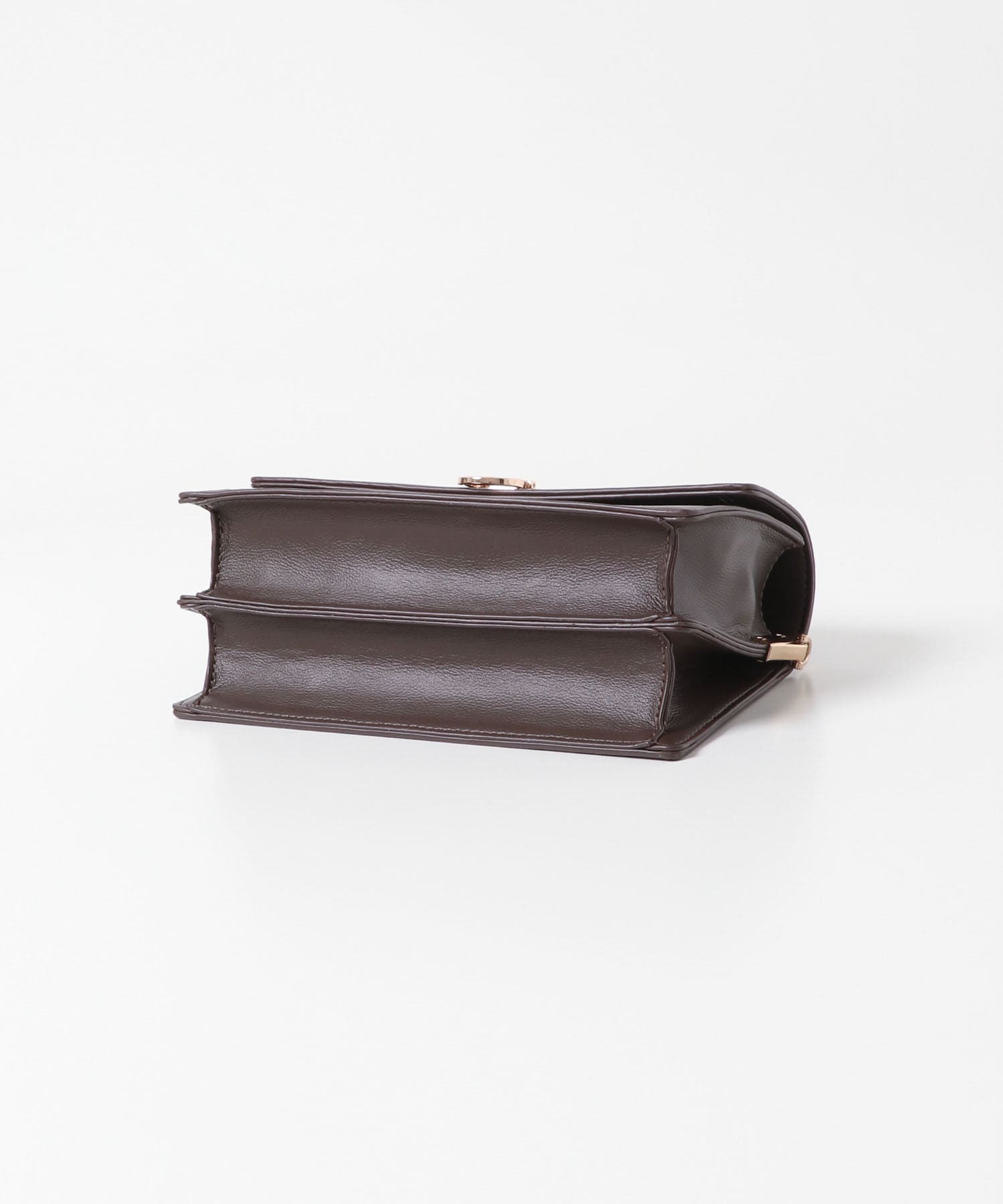 金具付ショルダーバッグ CHOCO one