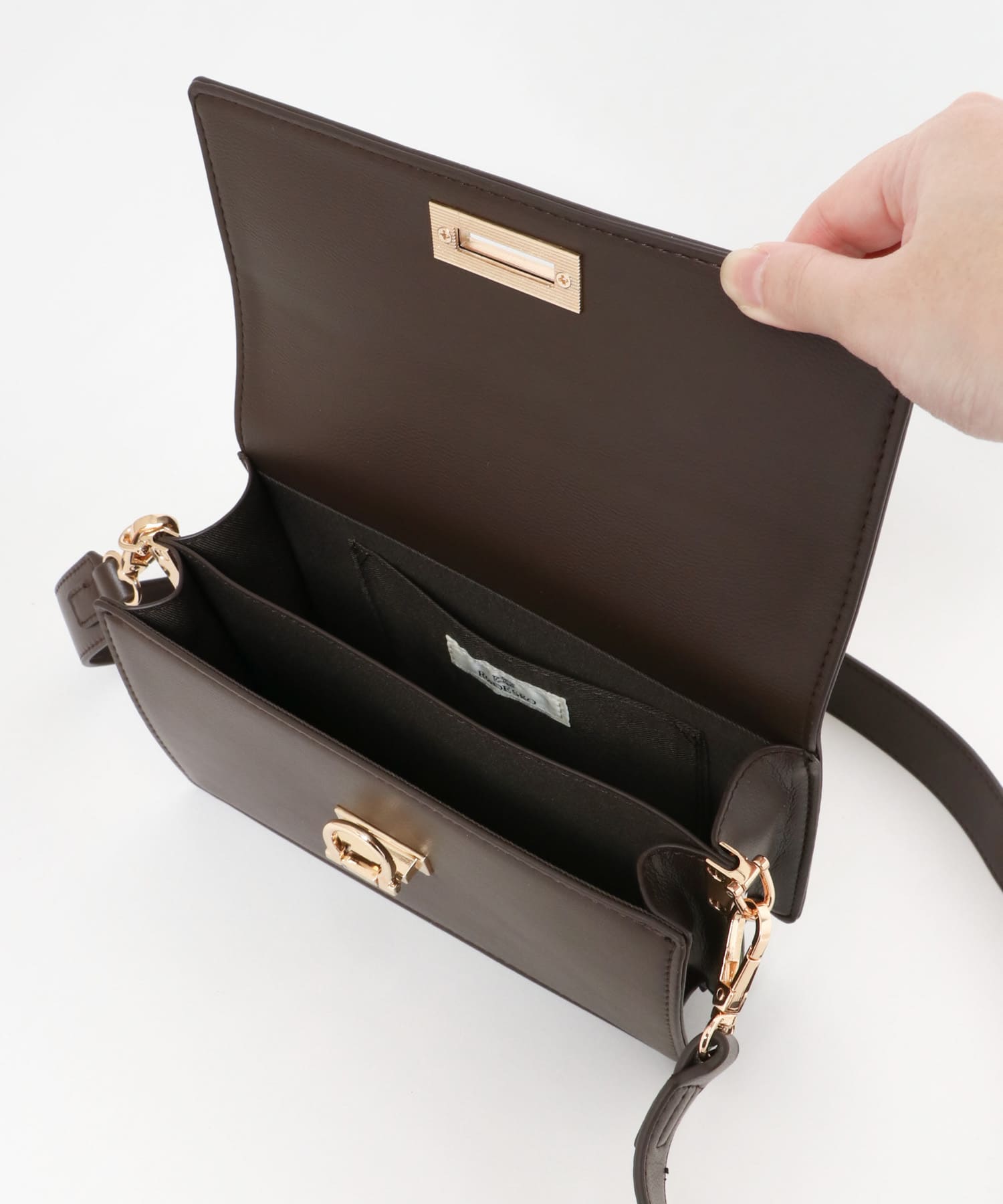 金具付ショルダーバッグ CHOCO one