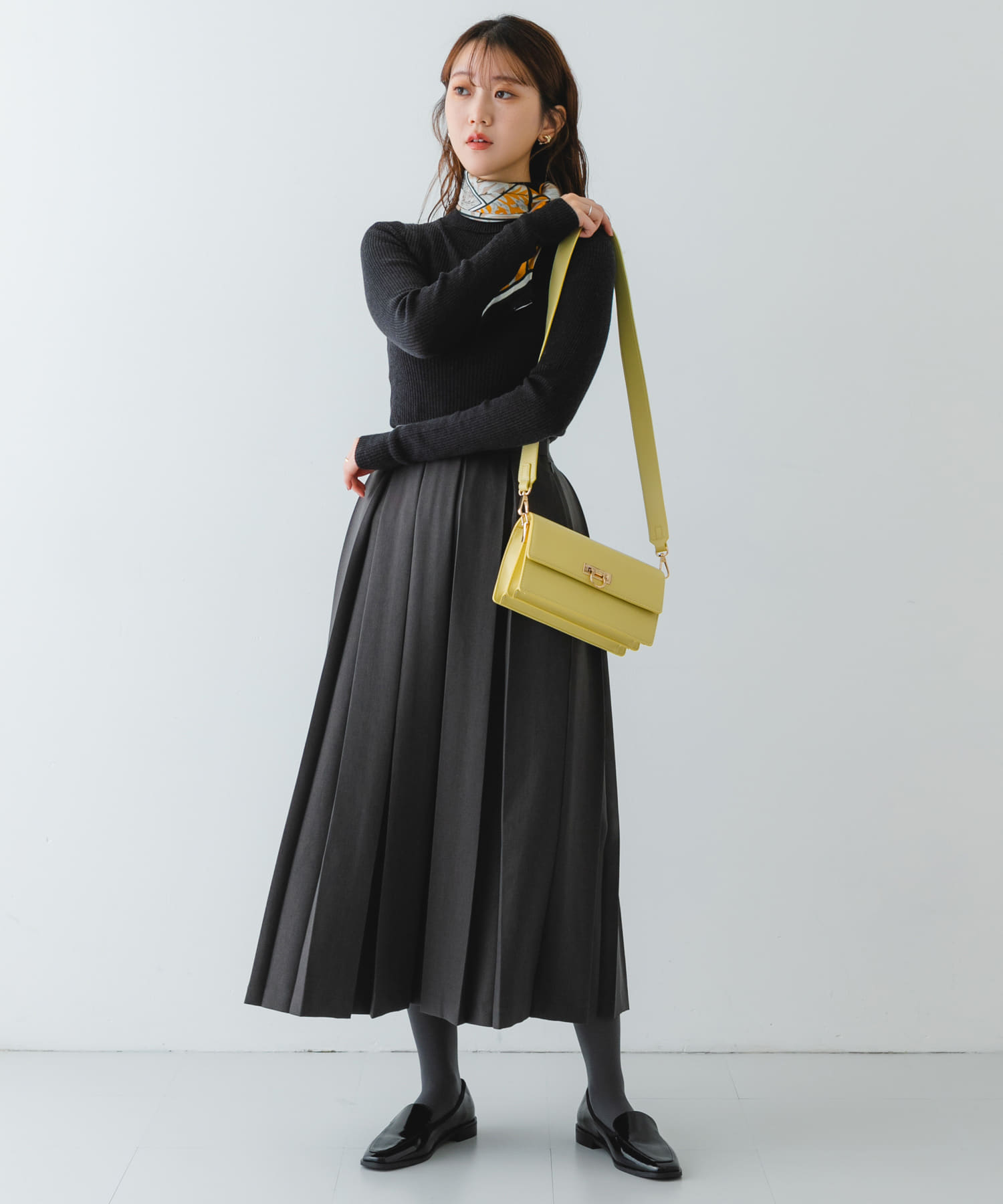 金具付ショルダーバッグ C.YELLOW one