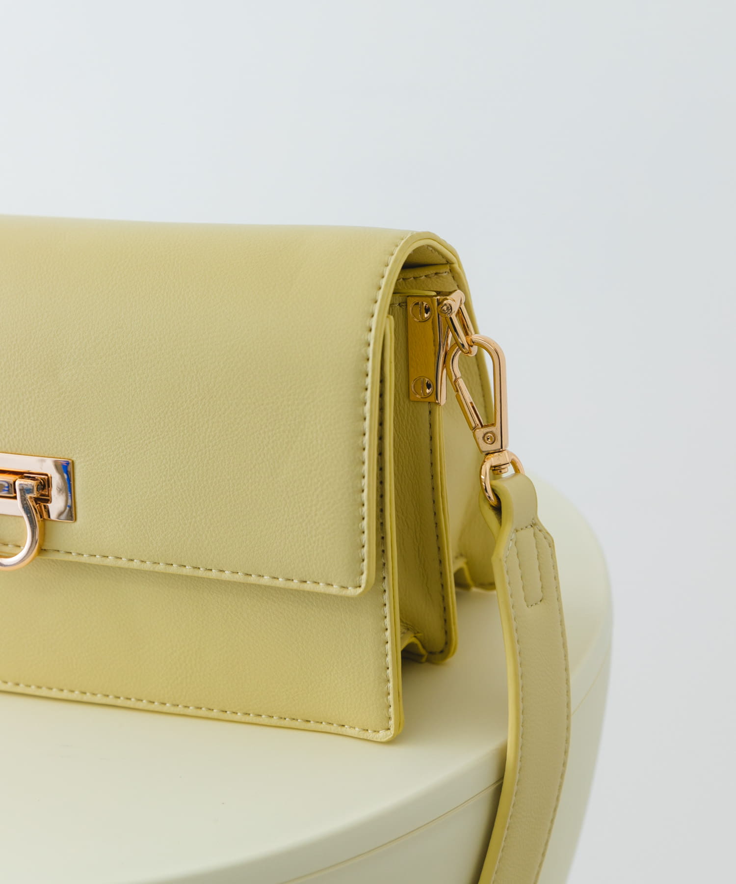 金具付ショルダーバッグ C.YELLOW one
