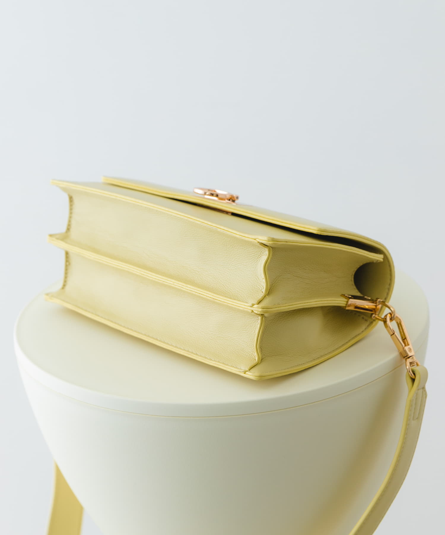 金具付ショルダーバッグ C.YELLOW one