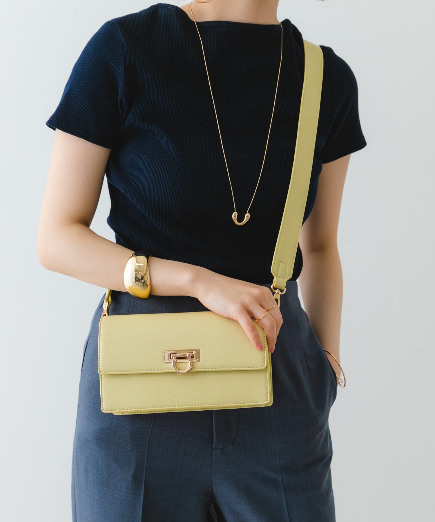 金具付ショルダーバッグ C.YELLOW one