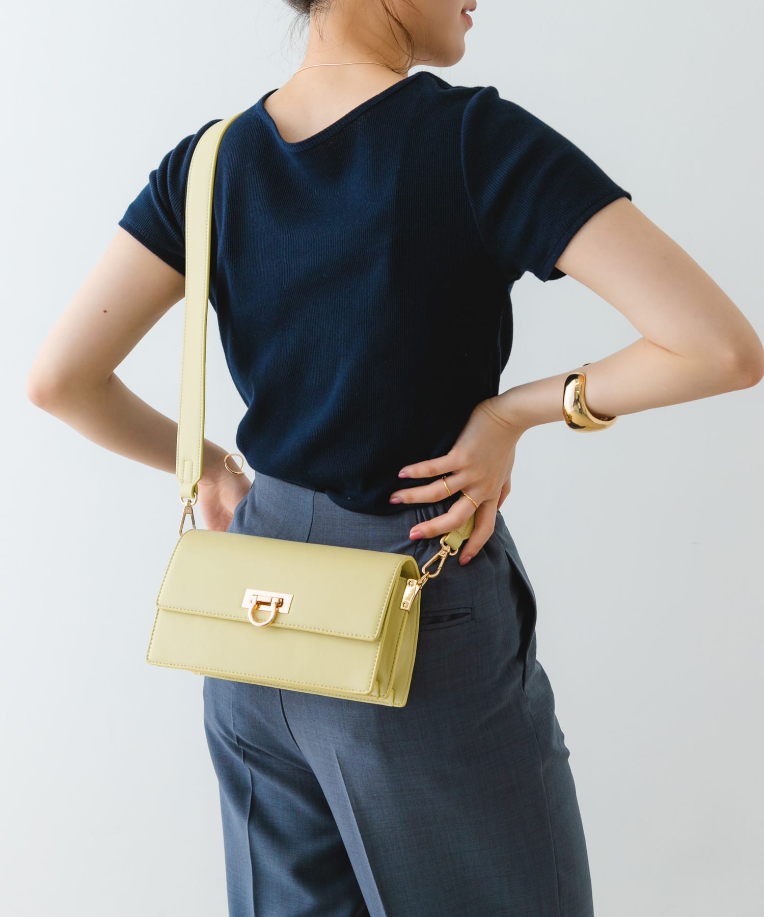 金具付ショルダーバッグ C.YELLOW one