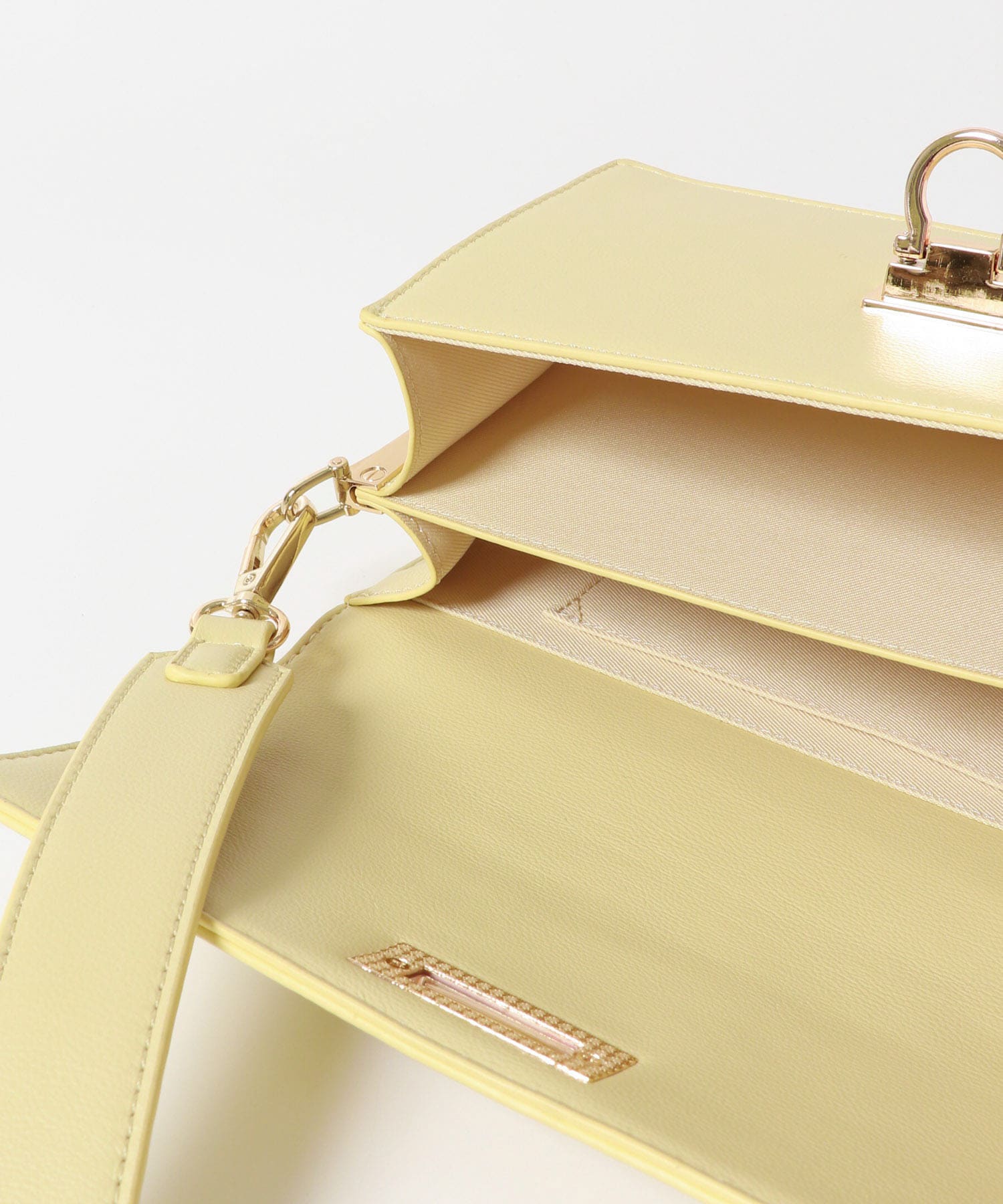 金具付ショルダーバッグ C.YELLOW one