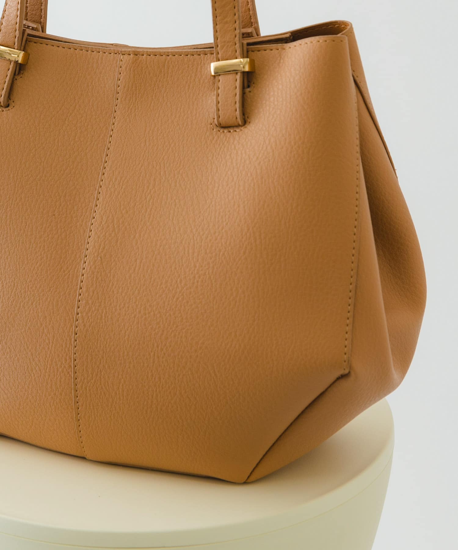 ラウンドミドルバッグ BEIGE one