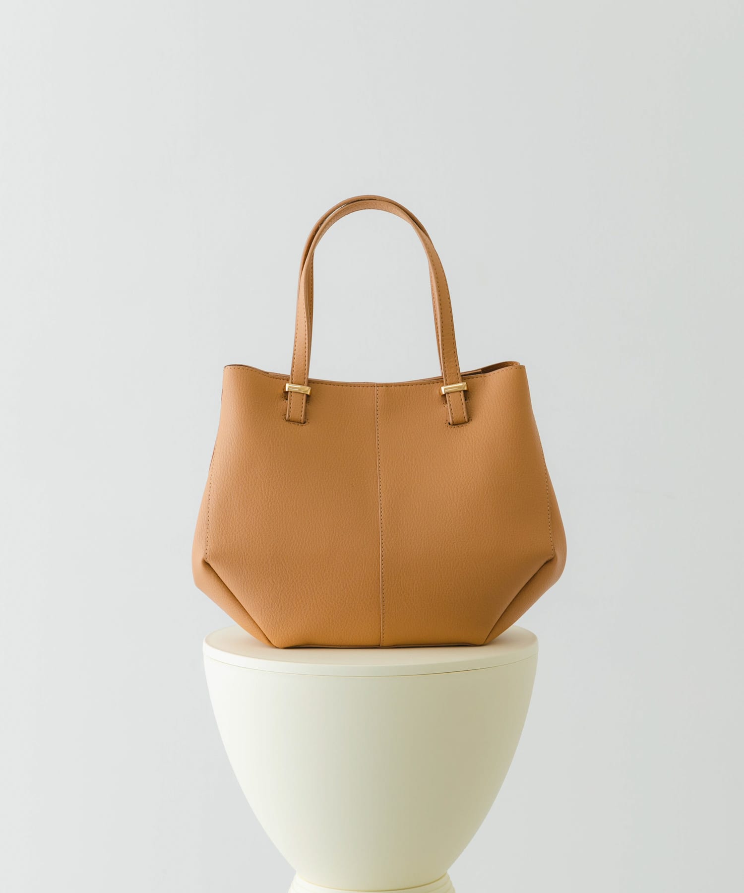 ラウンドミドルバッグ BEIGE one