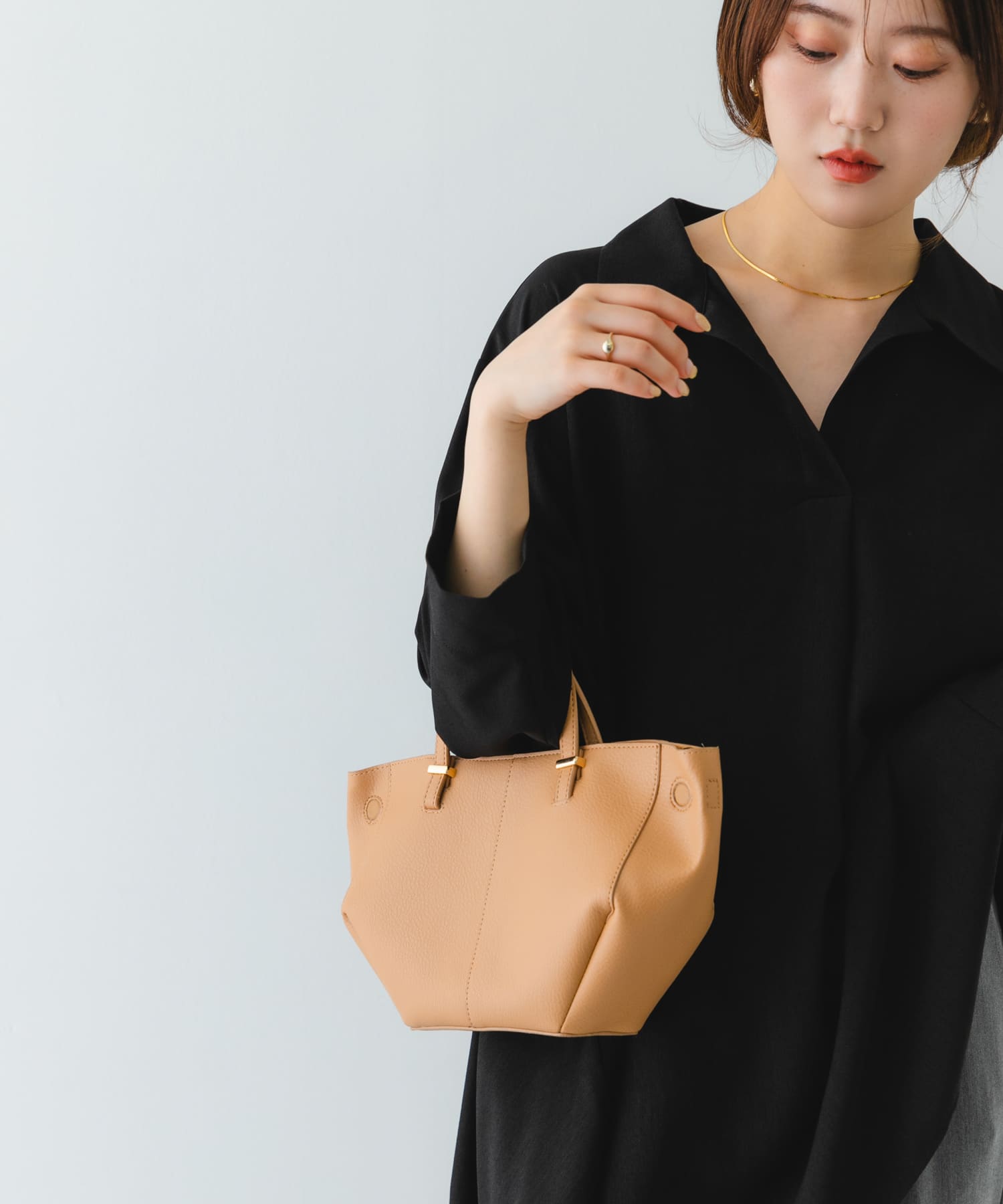 ラウンドミニバッグ BEIGE one