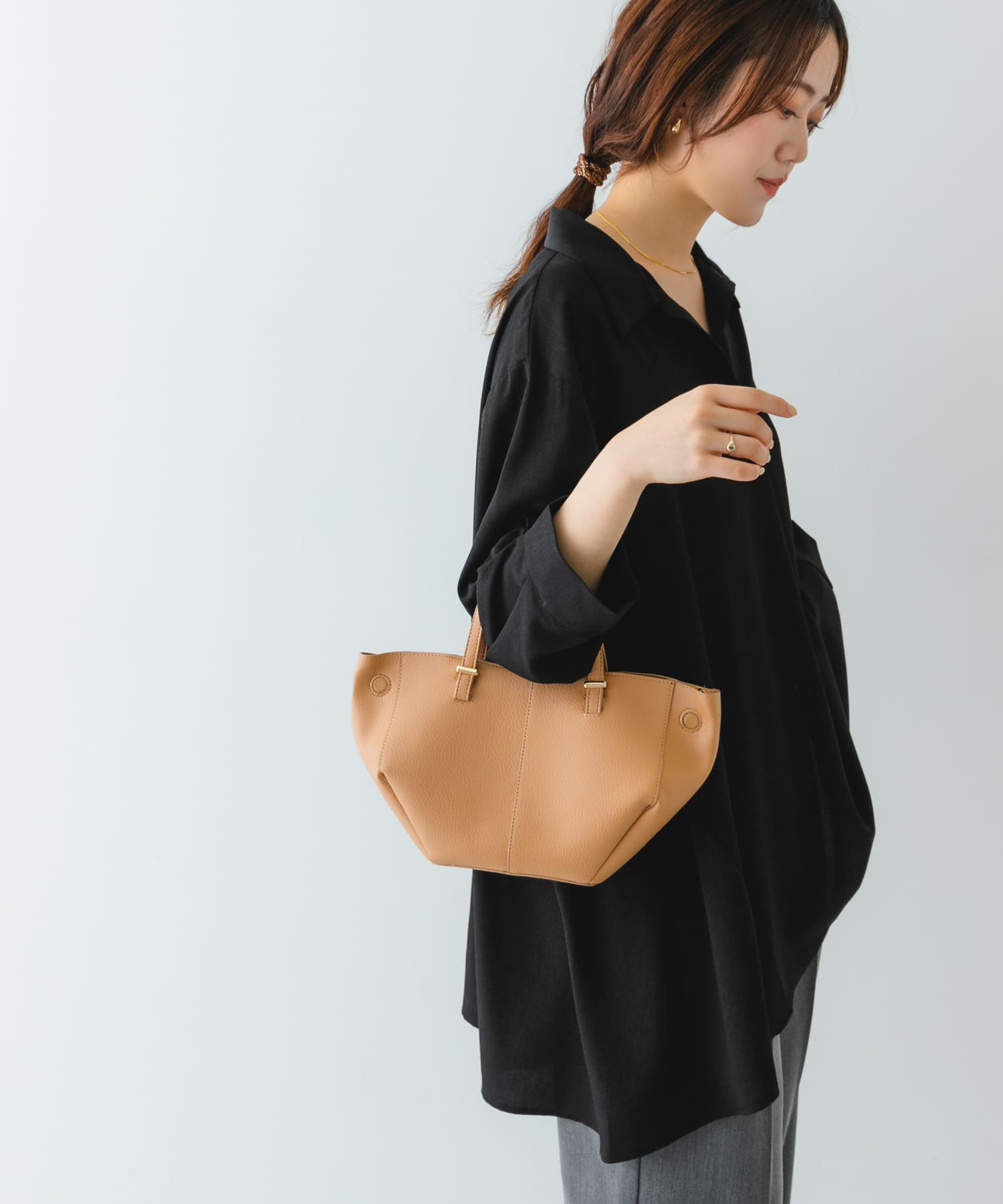 ラウンドミニバッグ BEIGE one