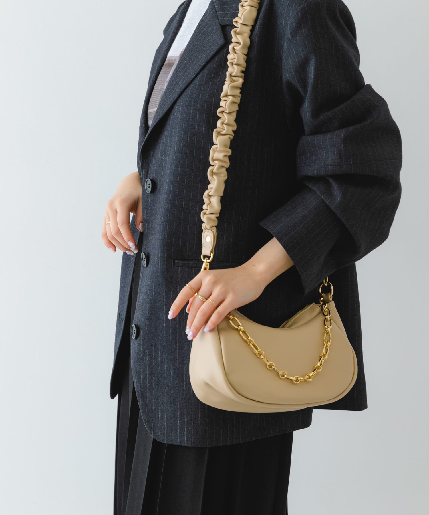 25 キャビアスキン チェーンショルダーバッグ 2way 2WAYチェーンラウンドショルダーバッグ(one TAUPE): バッグ｜URBAN