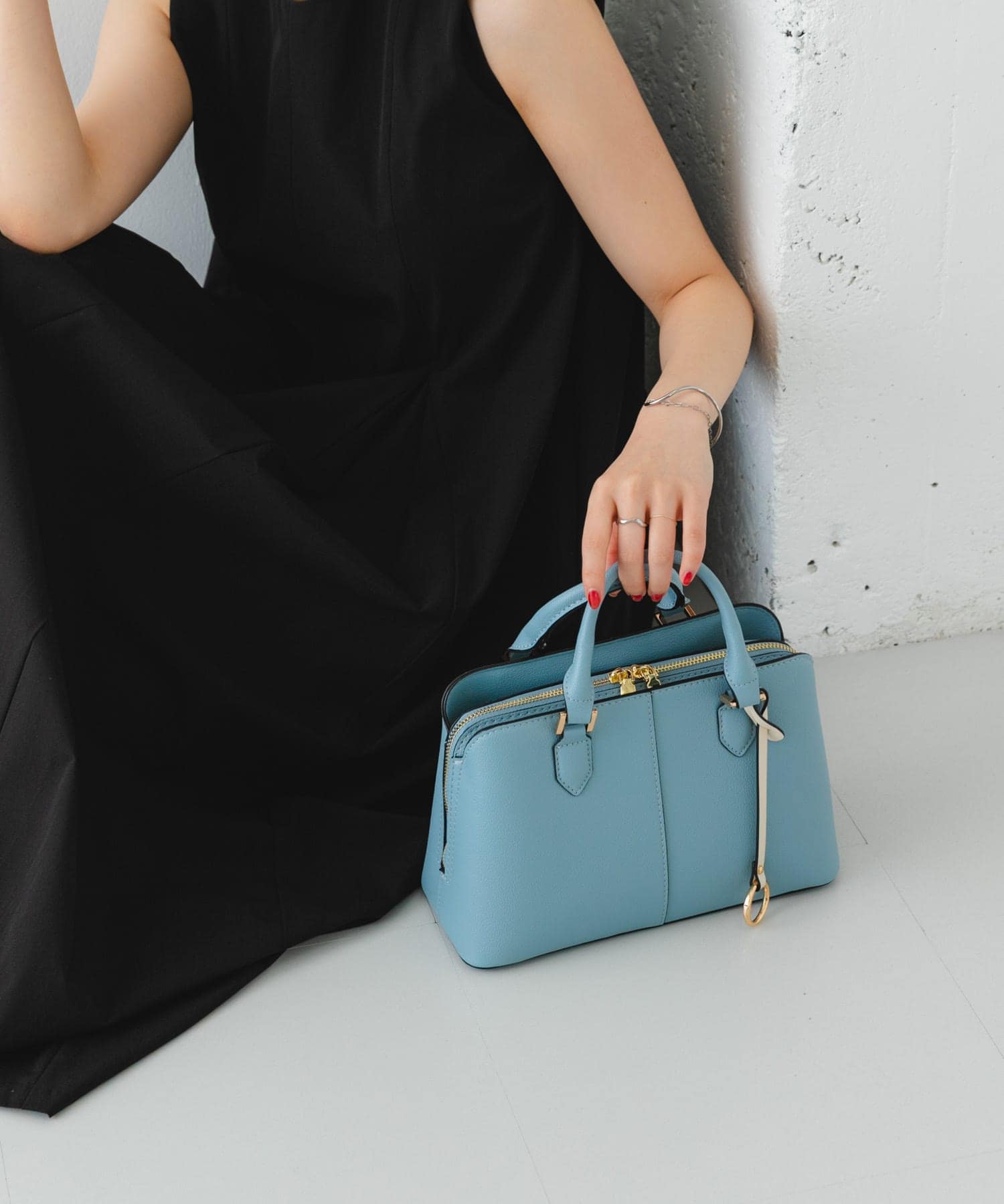 センターステッチハンドバッグ SAX one