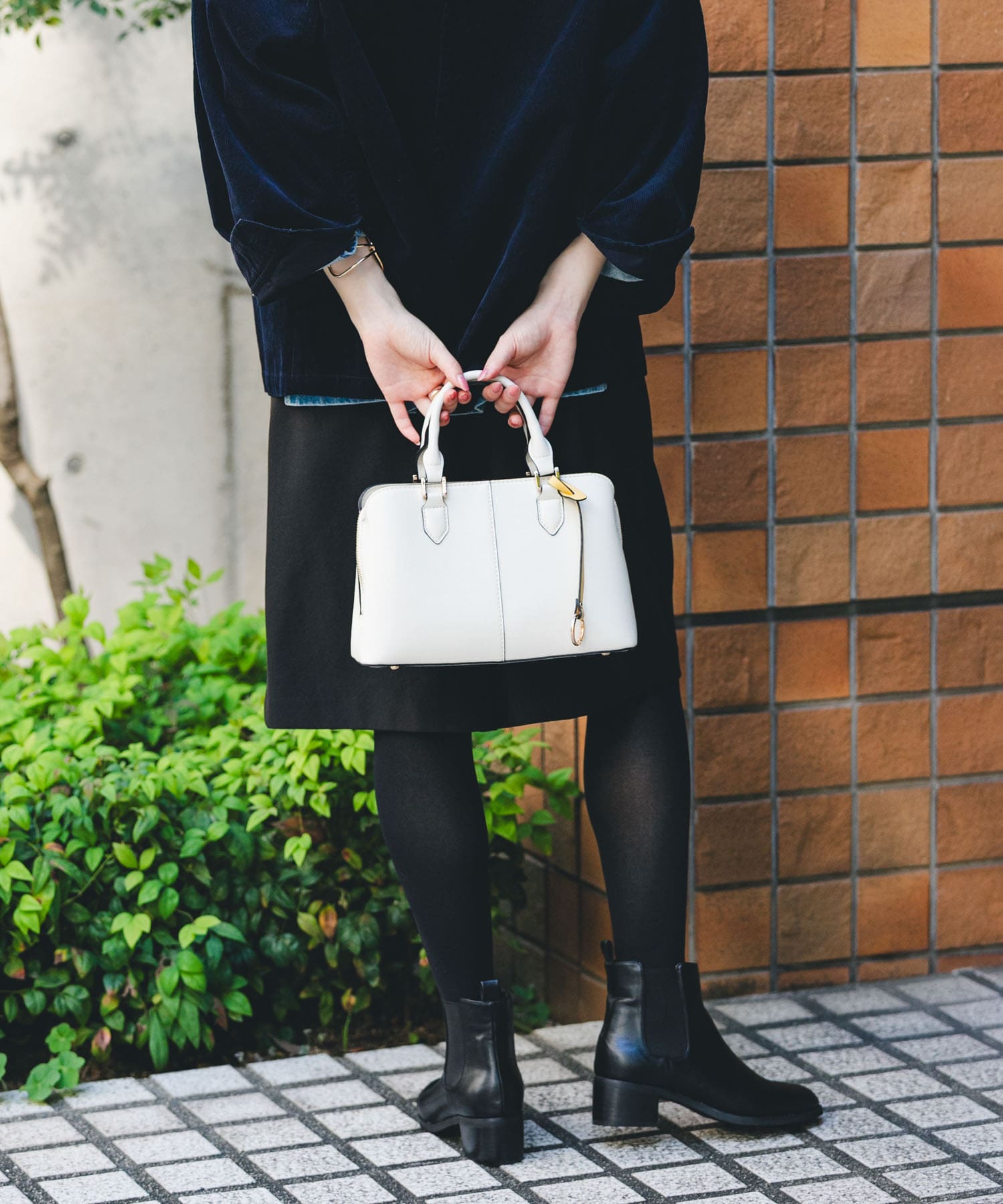 センターステッチハンドバッグ MILK one