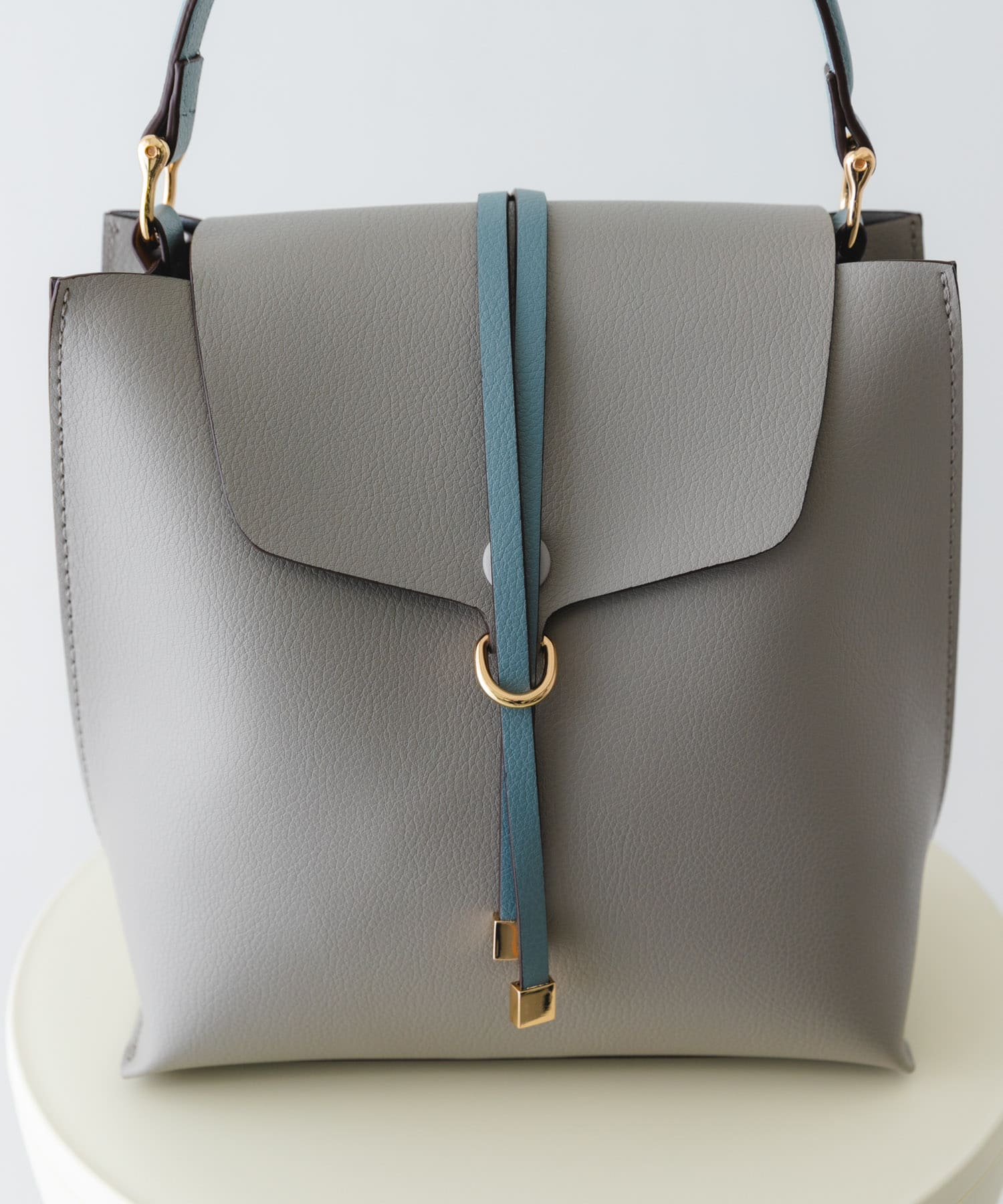 ワンハンドルフラップバッグ GRAYxBLUE one