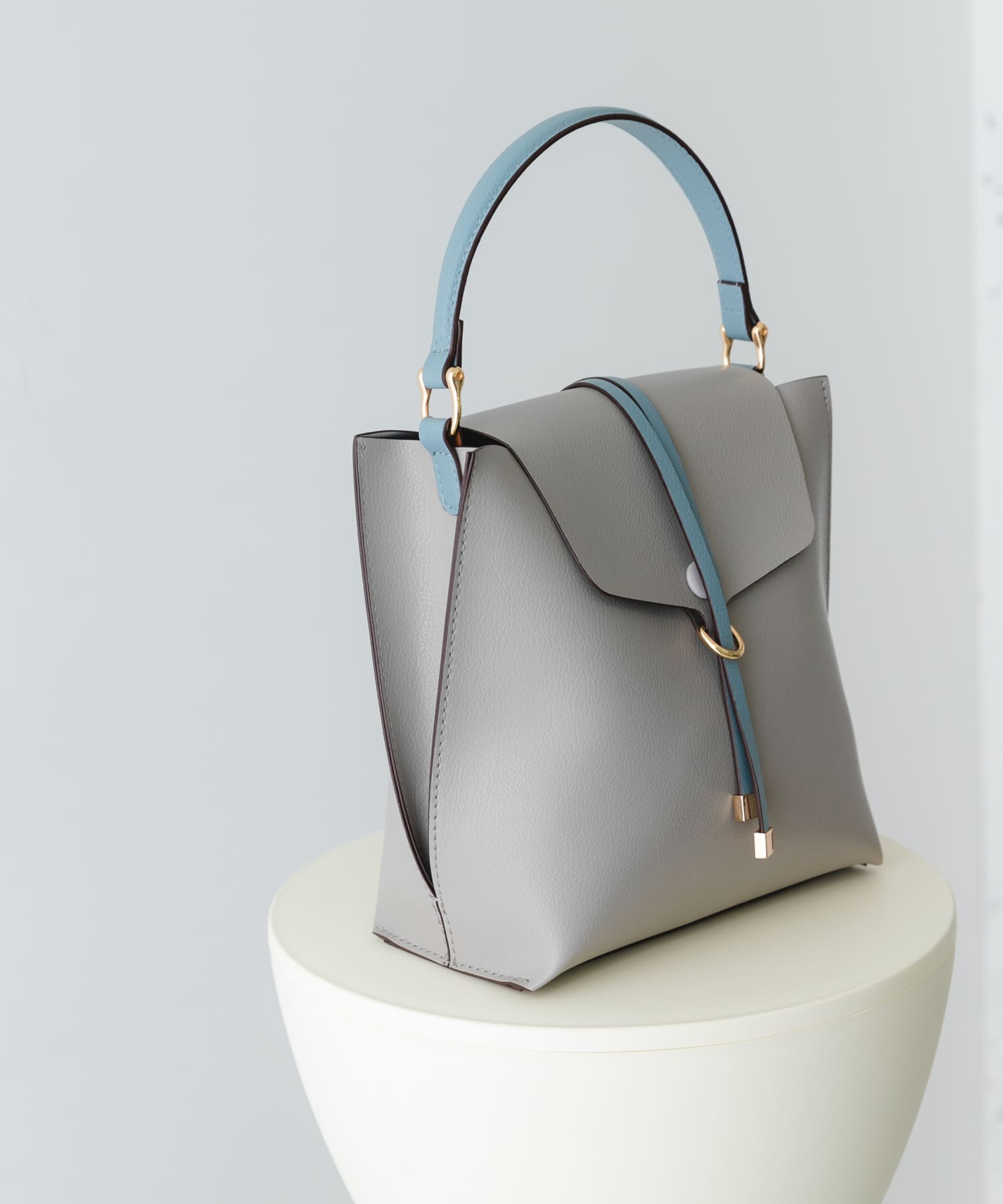 ワンハンドルフラップバッグ GRAYxBLUE one