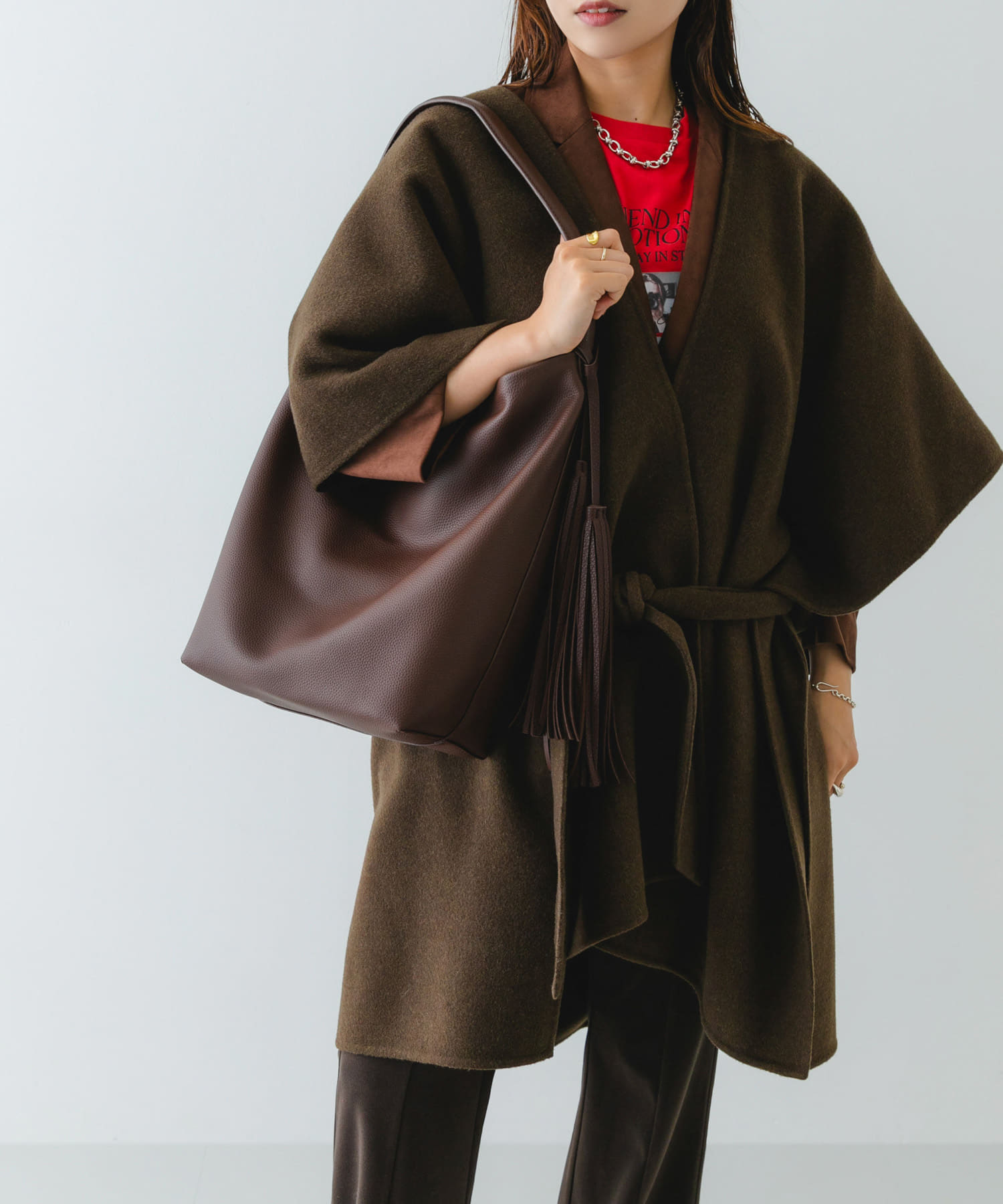 タッセル付シンプルワンハンドルトート BROWN one
