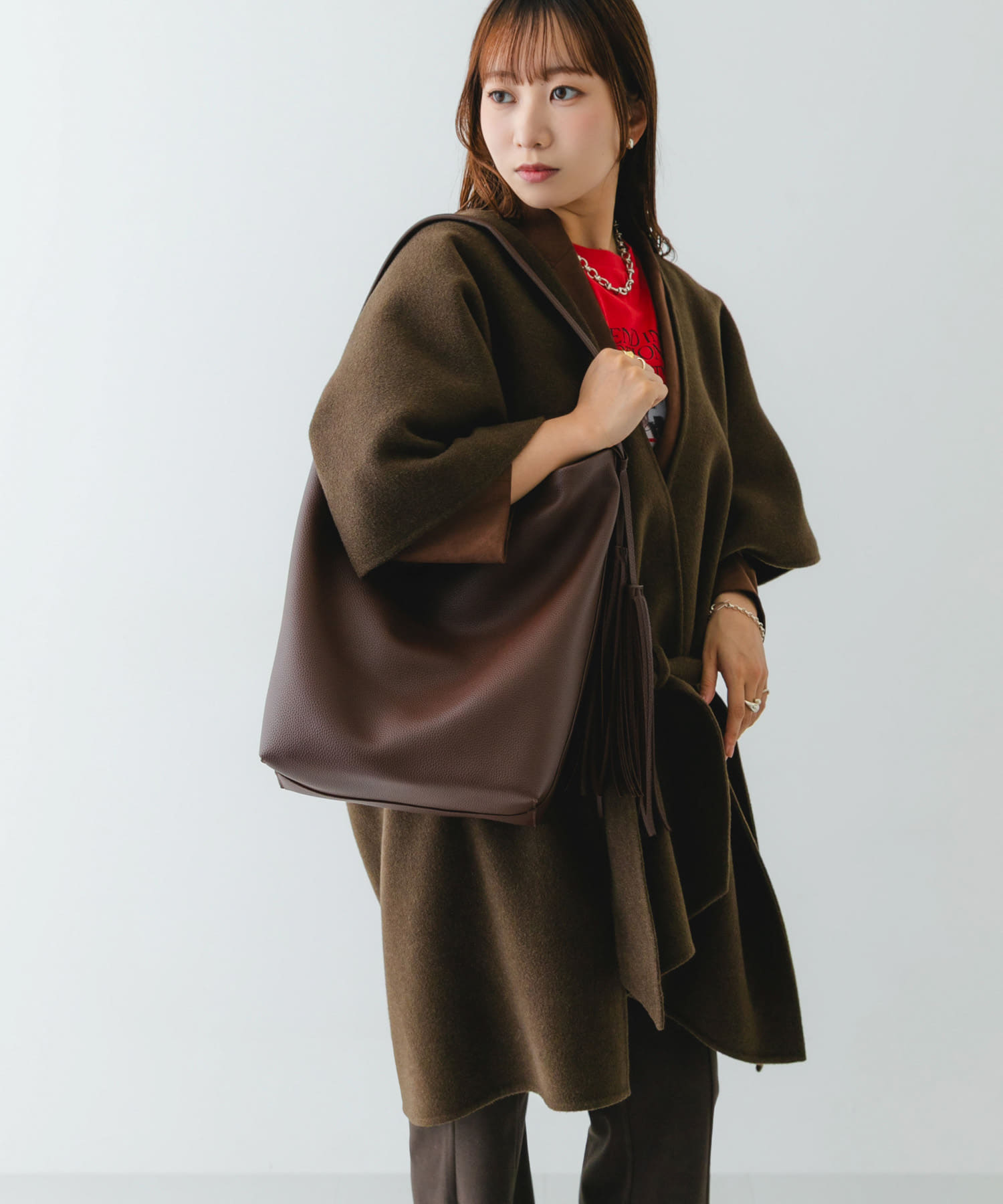 タッセル付シンプルワンハンドルトート BROWN one