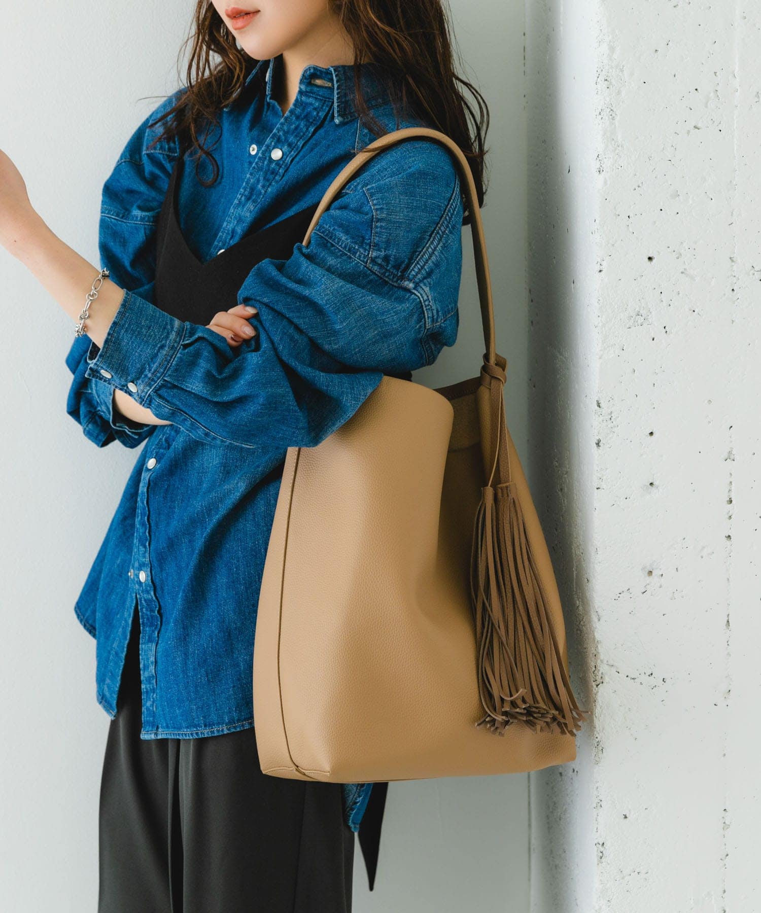 タッセル付シンプルワンハンドルトート BEIGE one