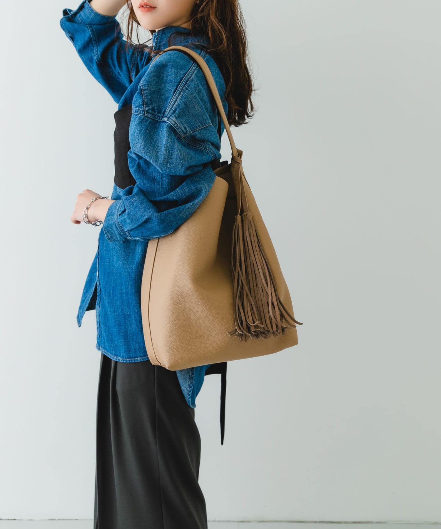 タッセル付シンプルワンハンドルトート BEIGE one