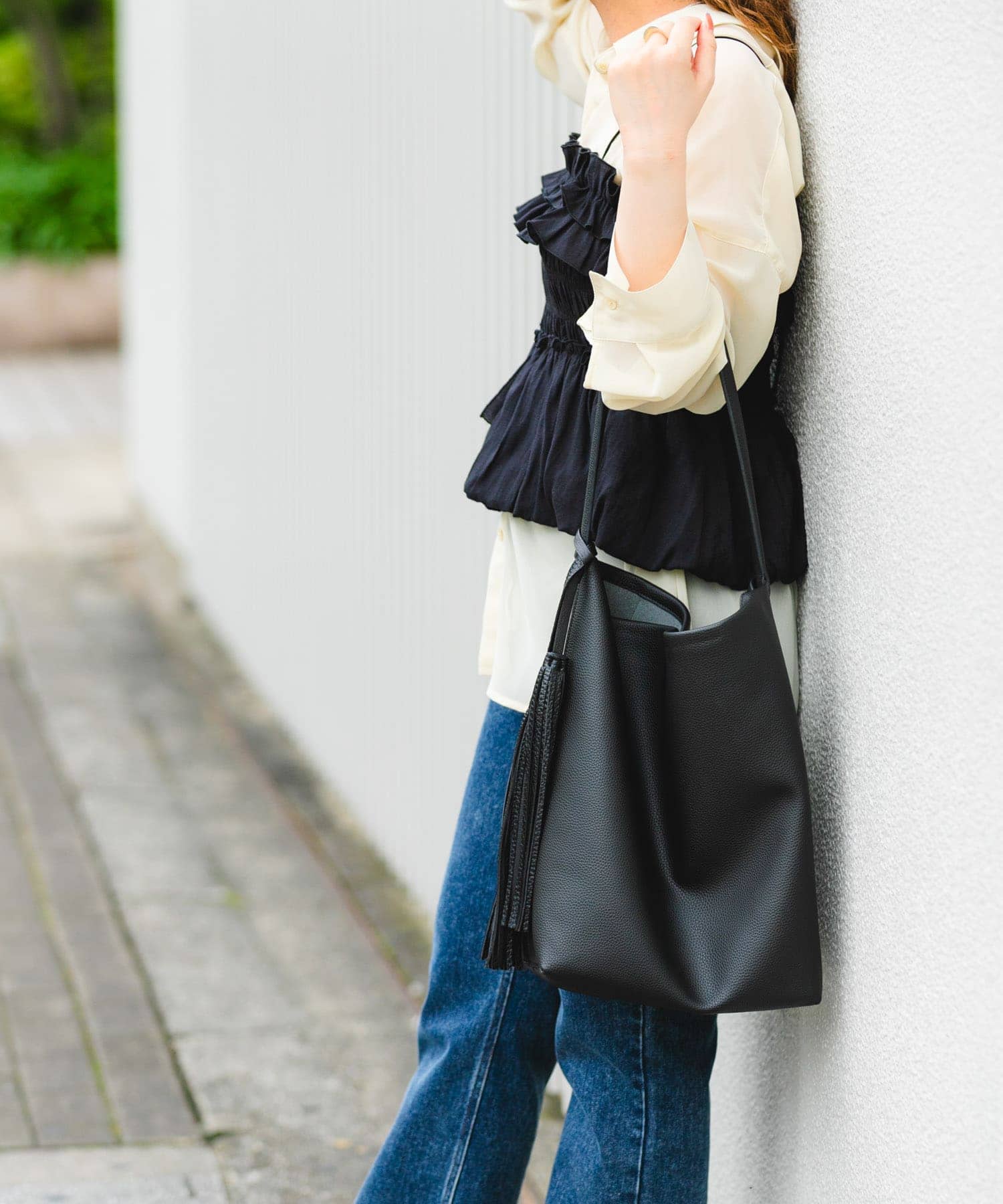 タッセル付シンプルワンハンドルトート BLACK one