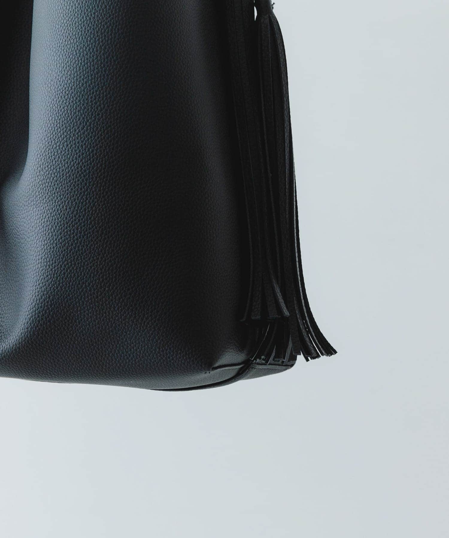 タッセル付シンプルワンハンドルトート BLACK one
