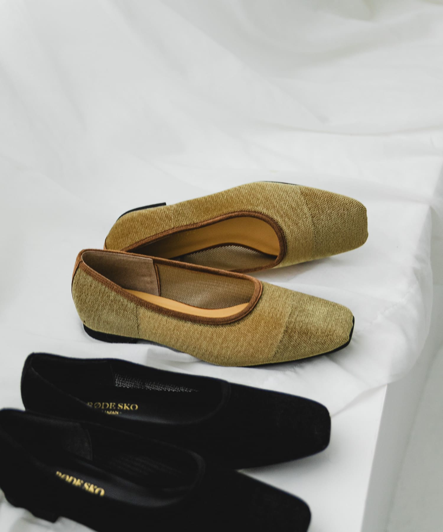 『MADE IN JAPAN』スクエアベロアメッシュフラット BEIGE 36