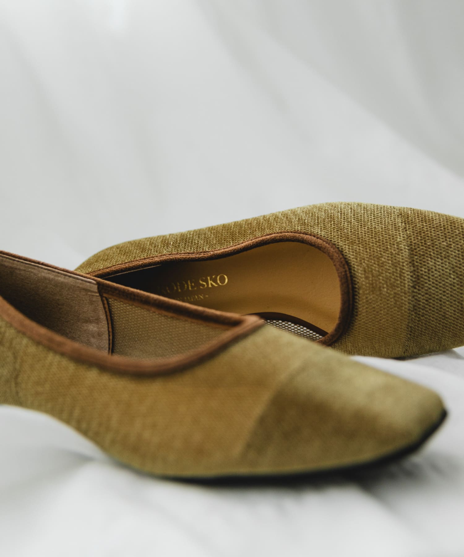 『MADE IN JAPAN』スクエアベロアメッシュフラット BEIGE 36