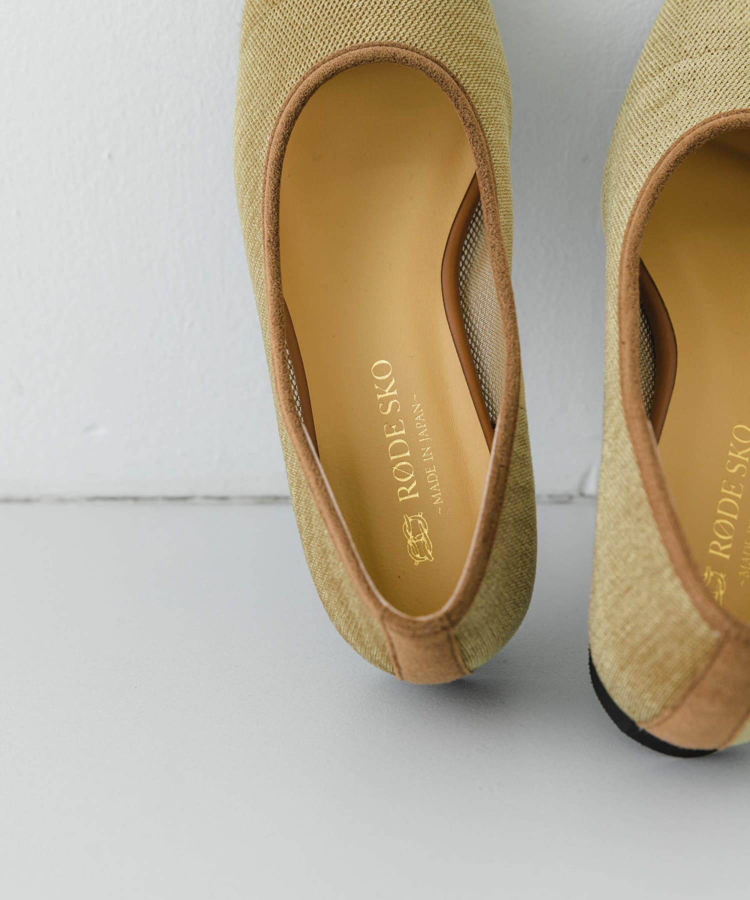 『MADE IN JAPAN』スクエアベロアメッシュフラット BEIGE 36