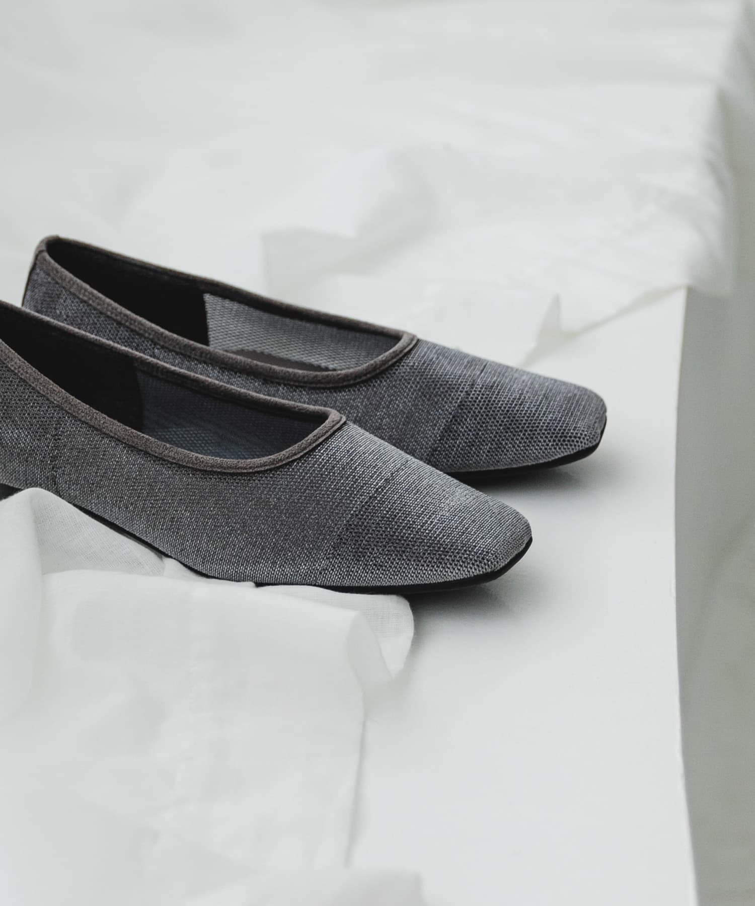 『MADE IN JAPAN』スクエアベロアメッシュフラット GRAY 36