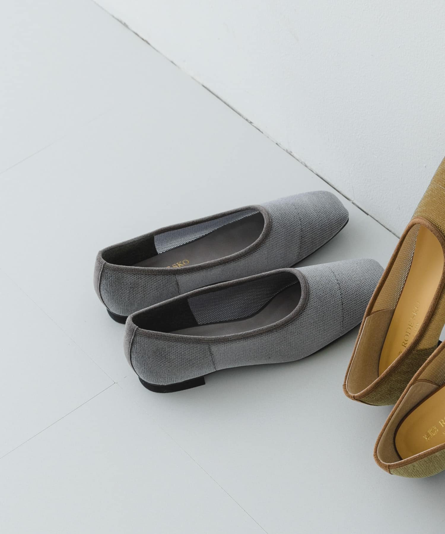 『MADE IN JAPAN』スクエアベロアメッシュフラット GRAY 36