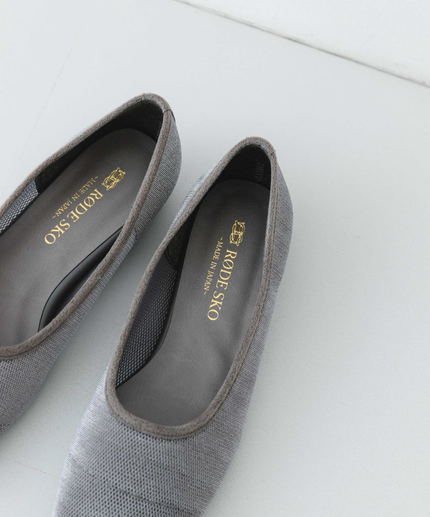 『MADE IN JAPAN』スクエアベロアメッシュフラット GRAY 37