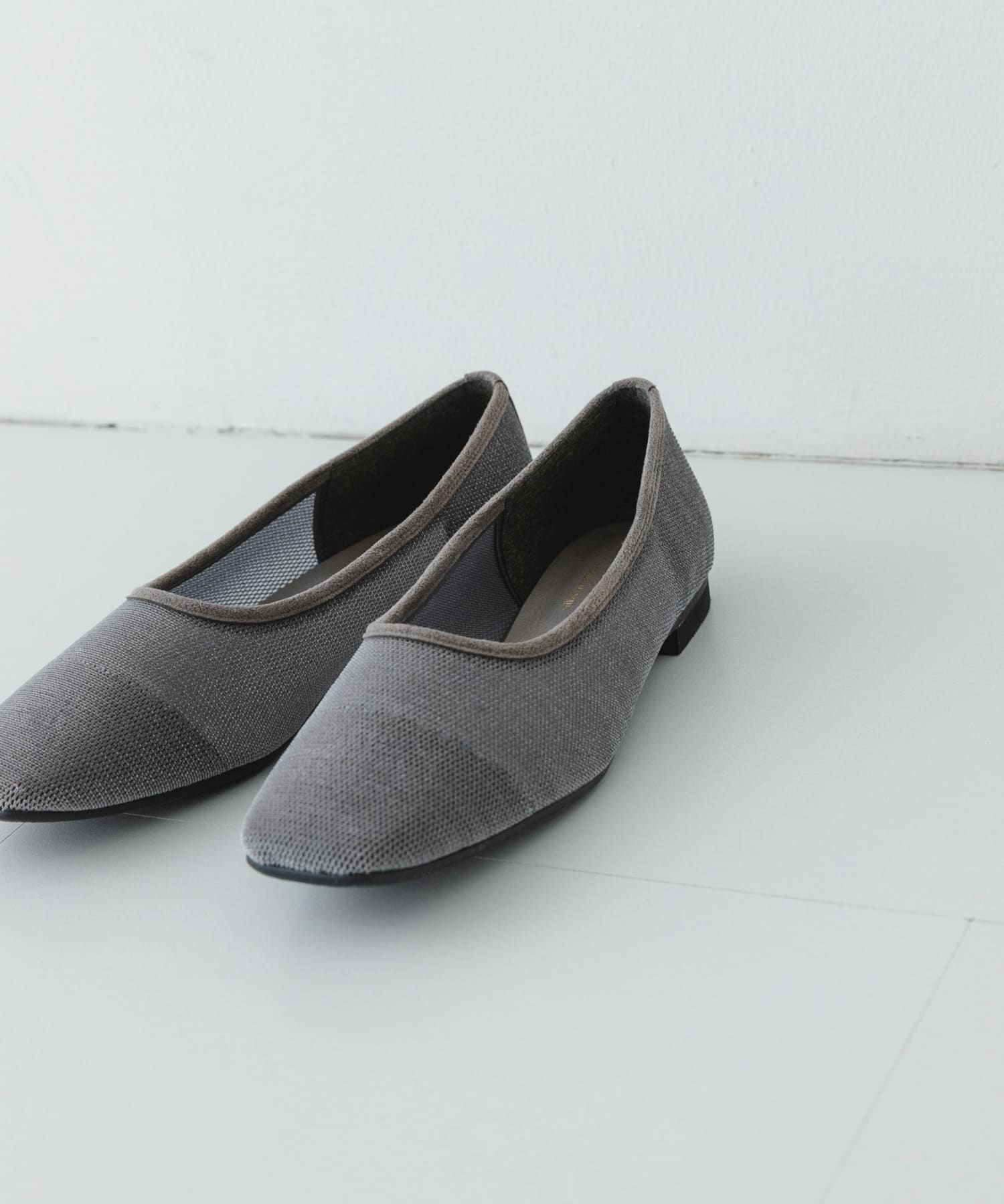 『MADE IN JAPAN』スクエアベロアメッシュフラット GRAY 37