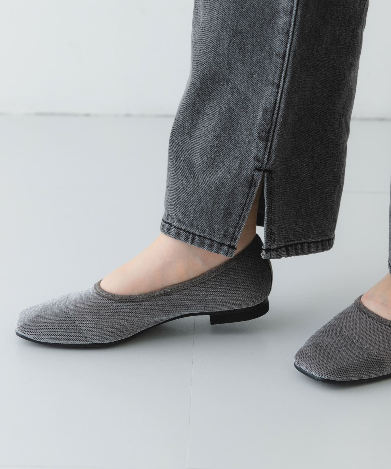 『MADE IN JAPAN』スクエアベロアメッシュフラット GRAY 37