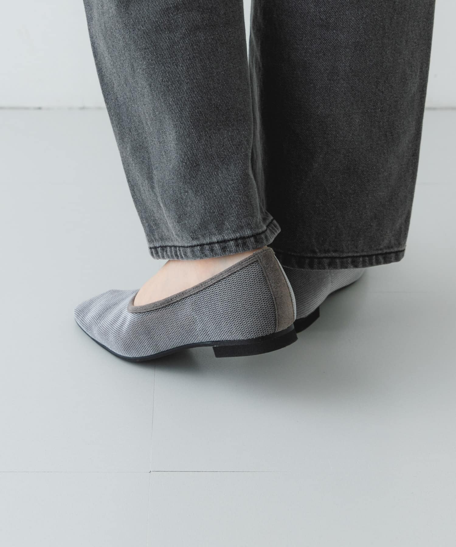 『MADE IN JAPAN』スクエアベロアメッシュフラット GRAY 38