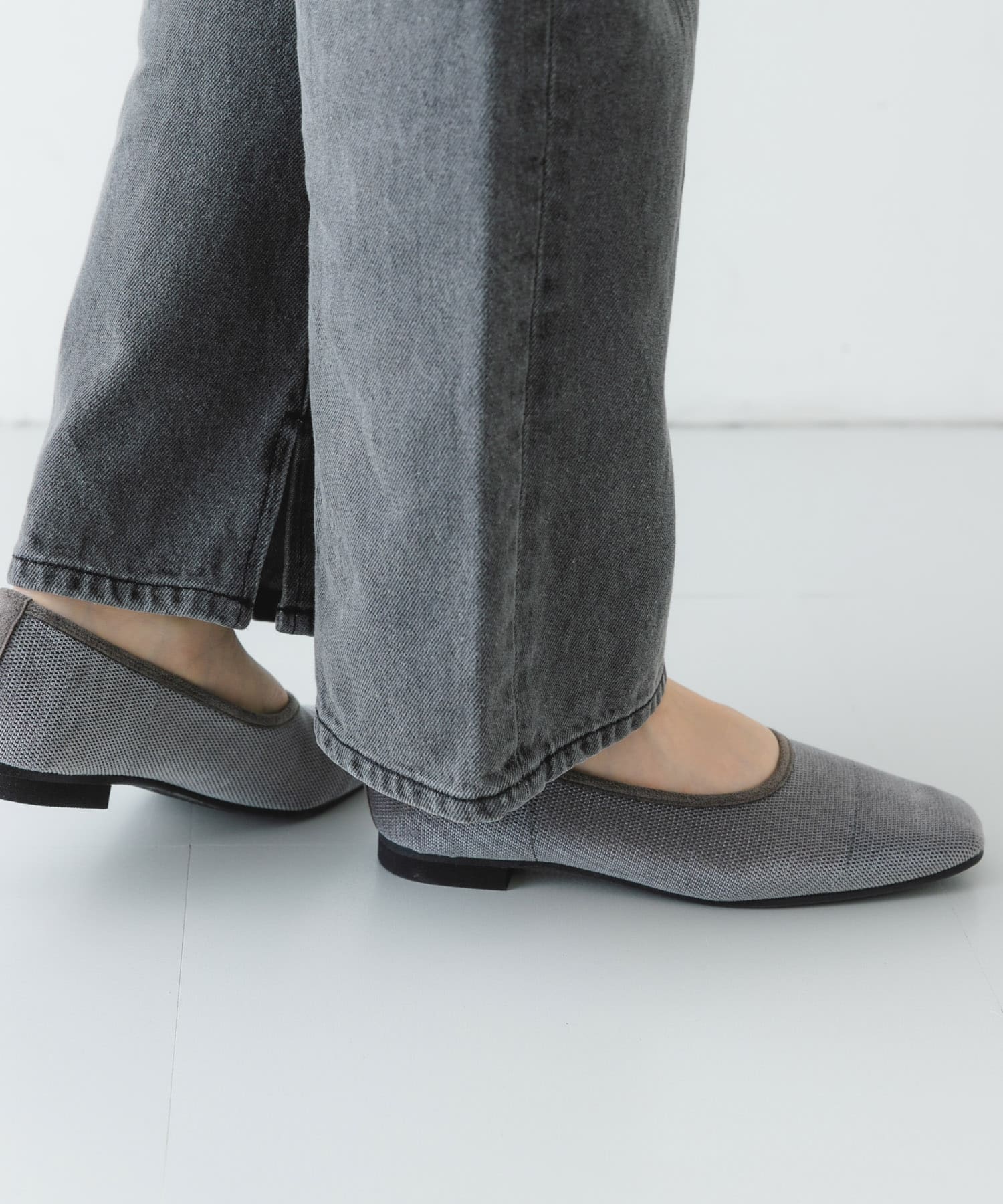 『MADE IN JAPAN』スクエアベロアメッシュフラット GRAY 38
