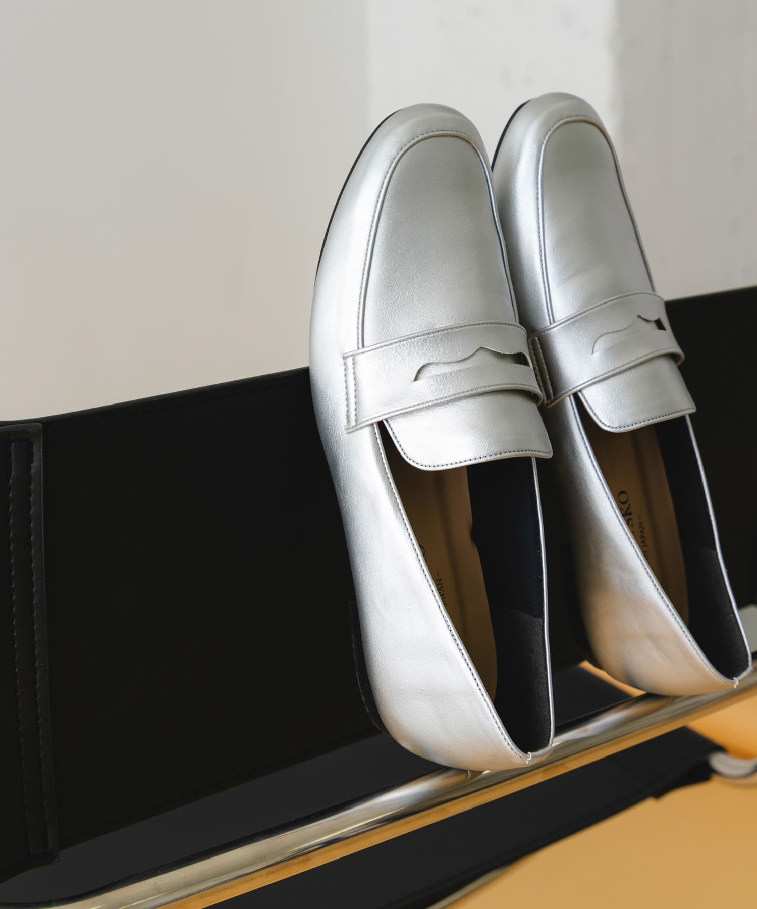 『MADE IN JAPAN』ソフトコインローファー SILVER 37