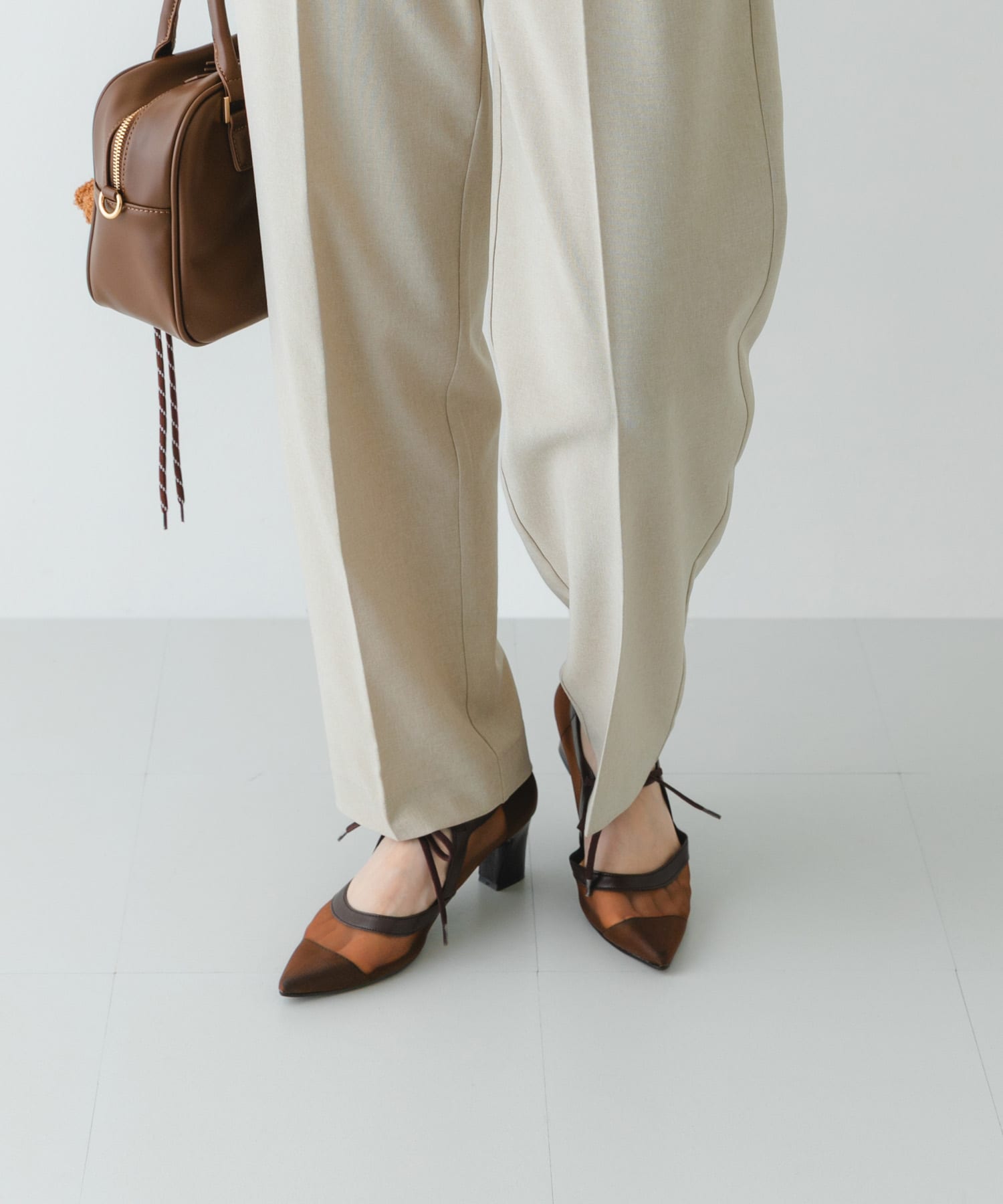 CAMPER　リボンプリント黒のストラップパンプス（36）￥27000位 CAMPER リボンプリント黒のストラップパンプス（36）￥27000位