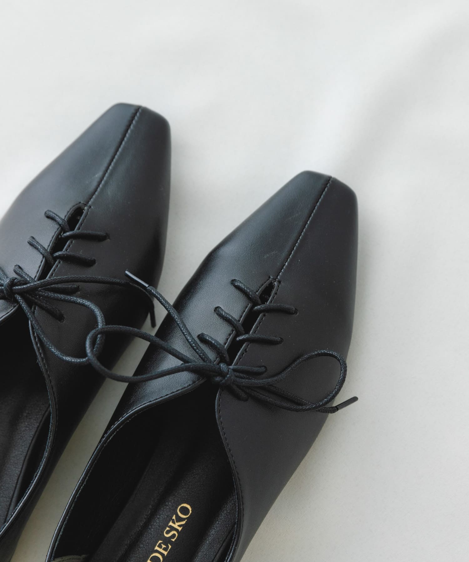 レースアップフラットシューズ BLACK 37