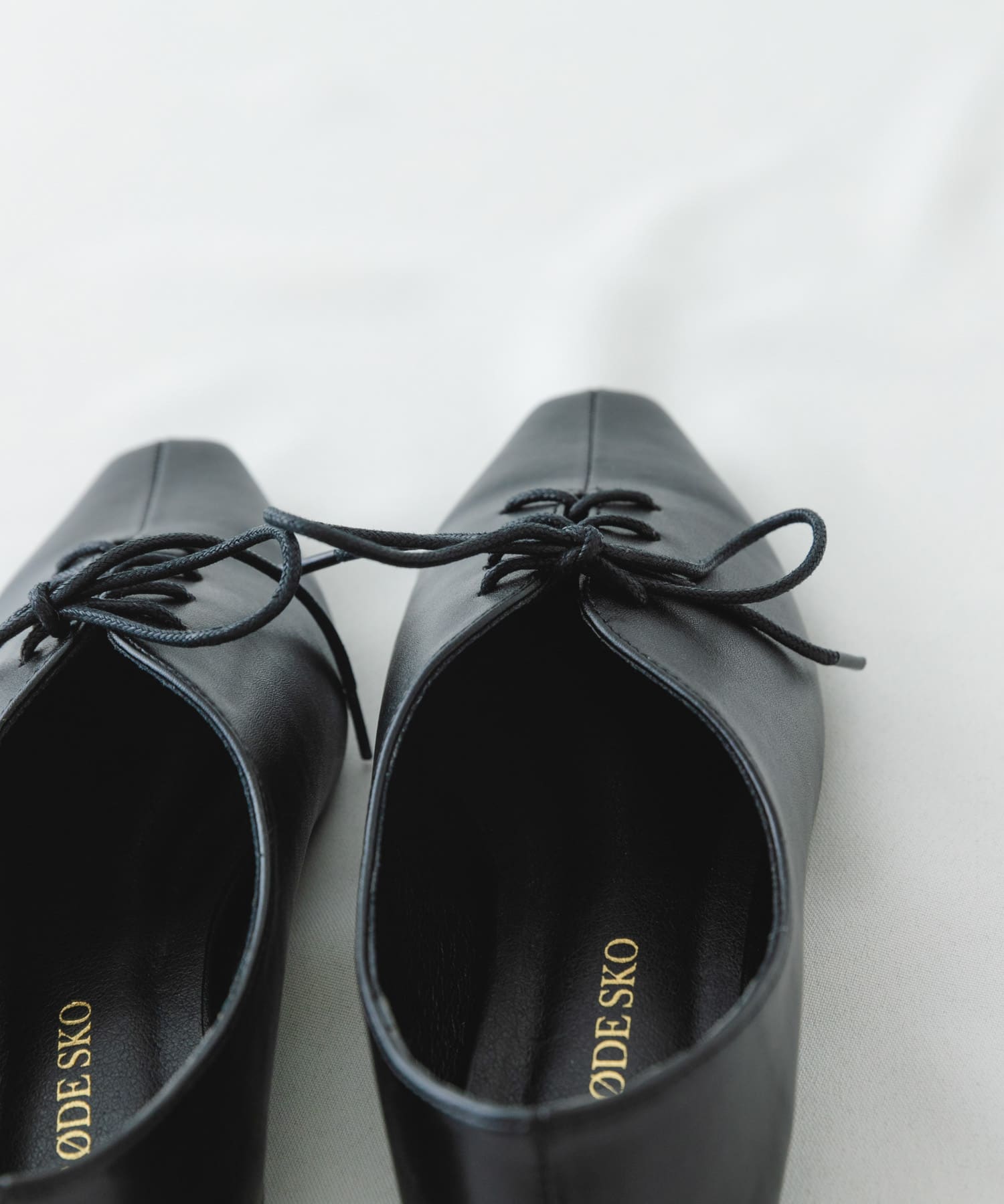 レースアップフラットシューズ BLACK 37