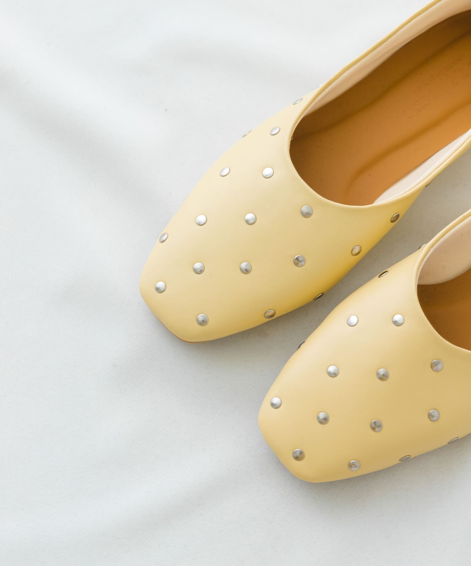 スタッズフラットシューズ EGG BEIGE 36