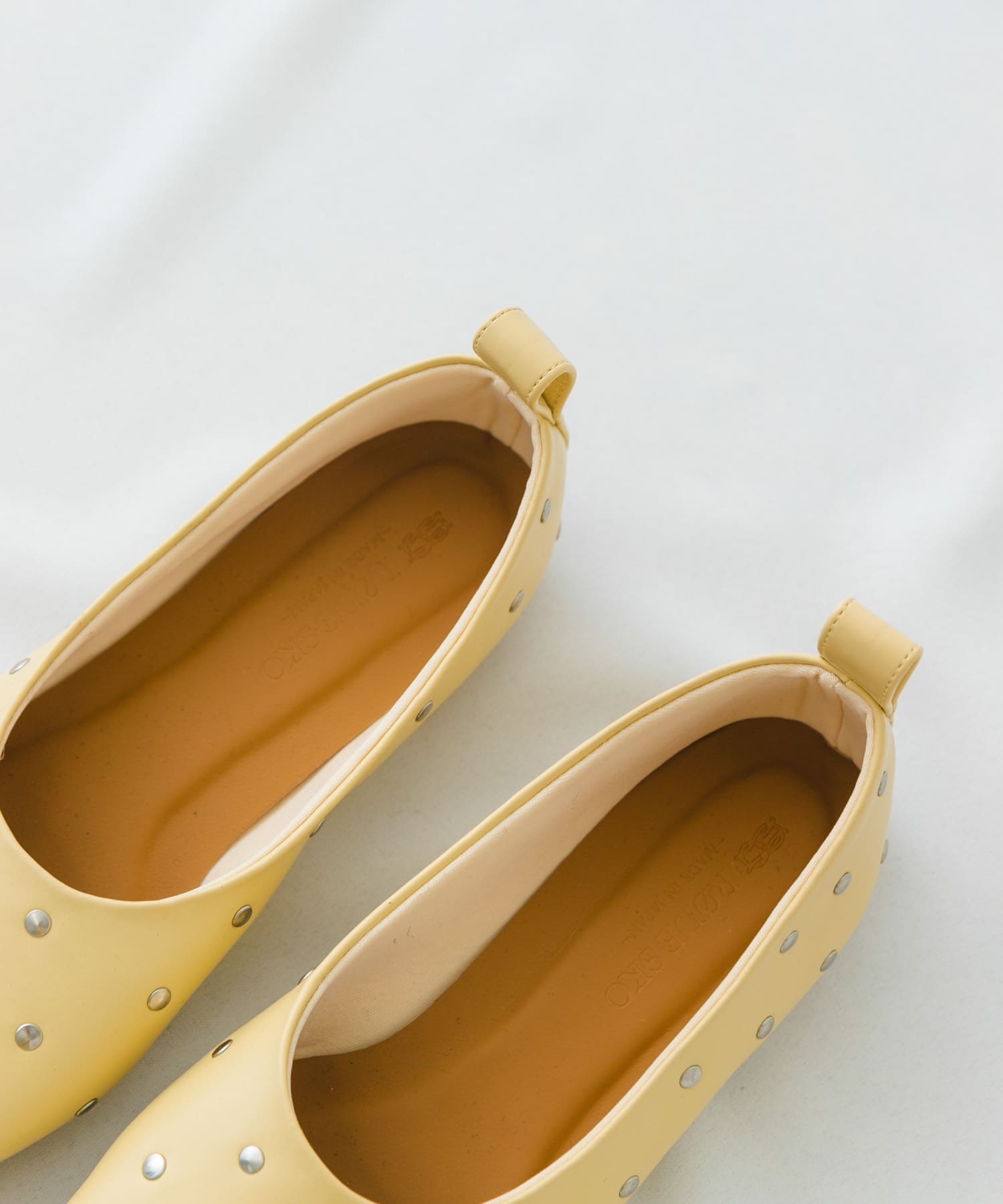 スタッズフラットシューズ EGG BEIGE 36