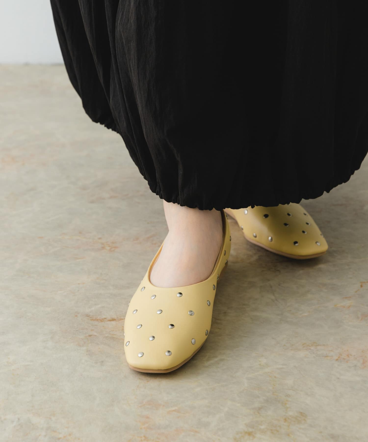 スタッズフラットシューズ EGG BEIGE 36