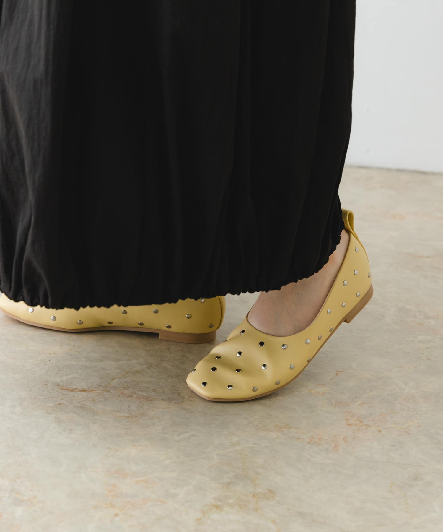 スタッズフラットシューズ EGG BEIGE 37