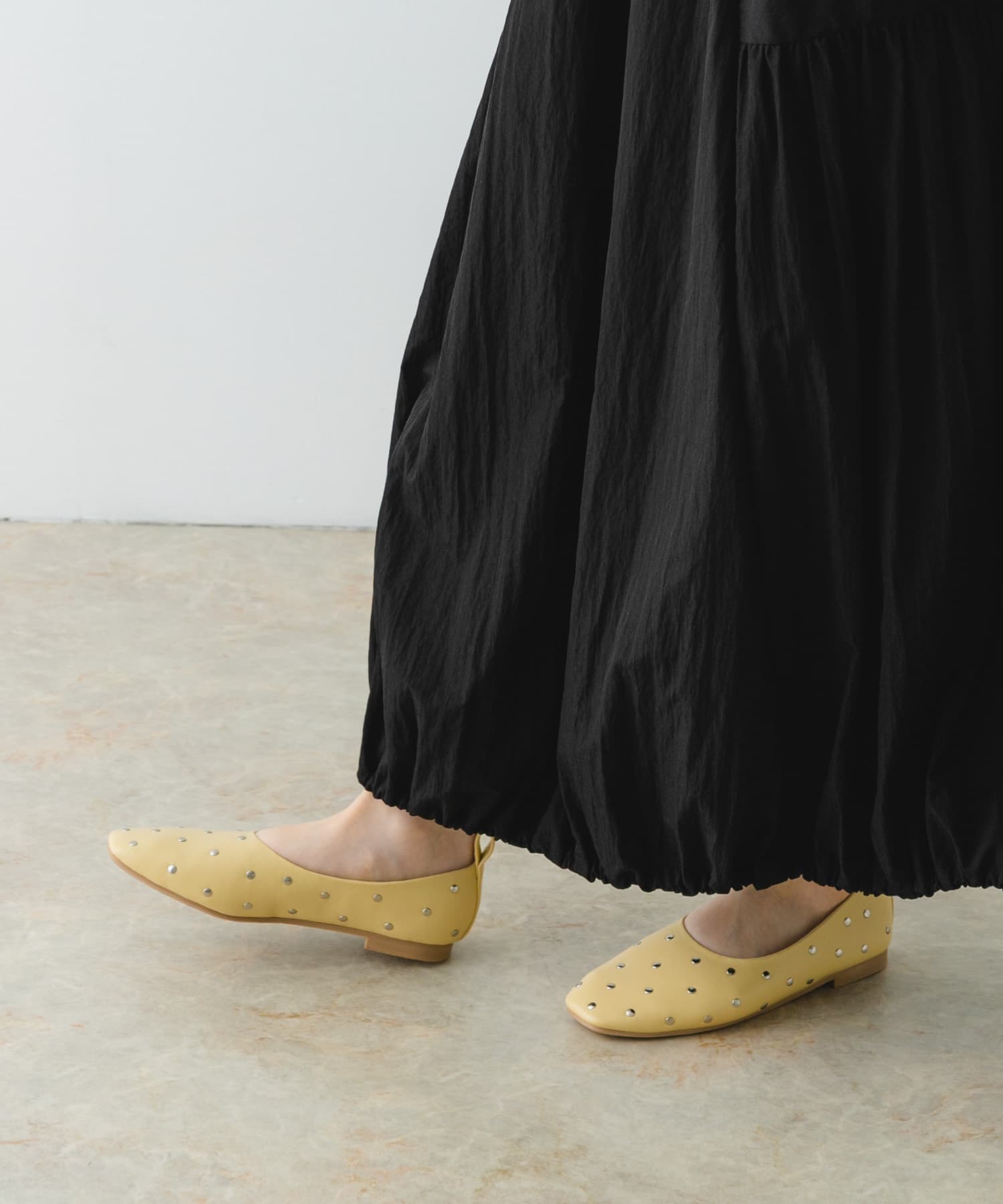 スタッズフラットシューズ EGG BEIGE 37
