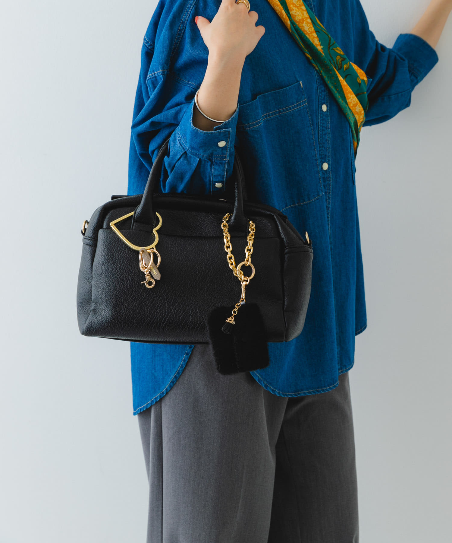 フラッフィミニポーチチャーム BLACK one