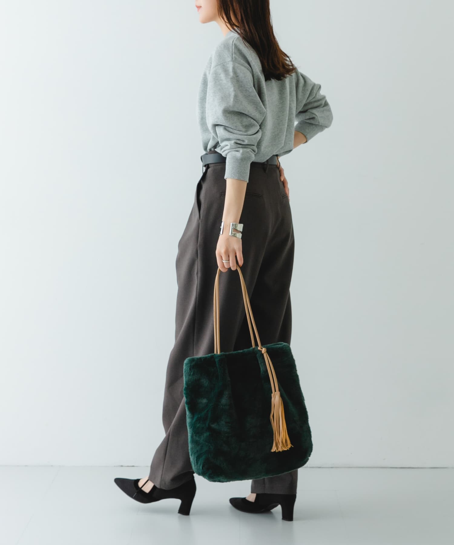 GREEN