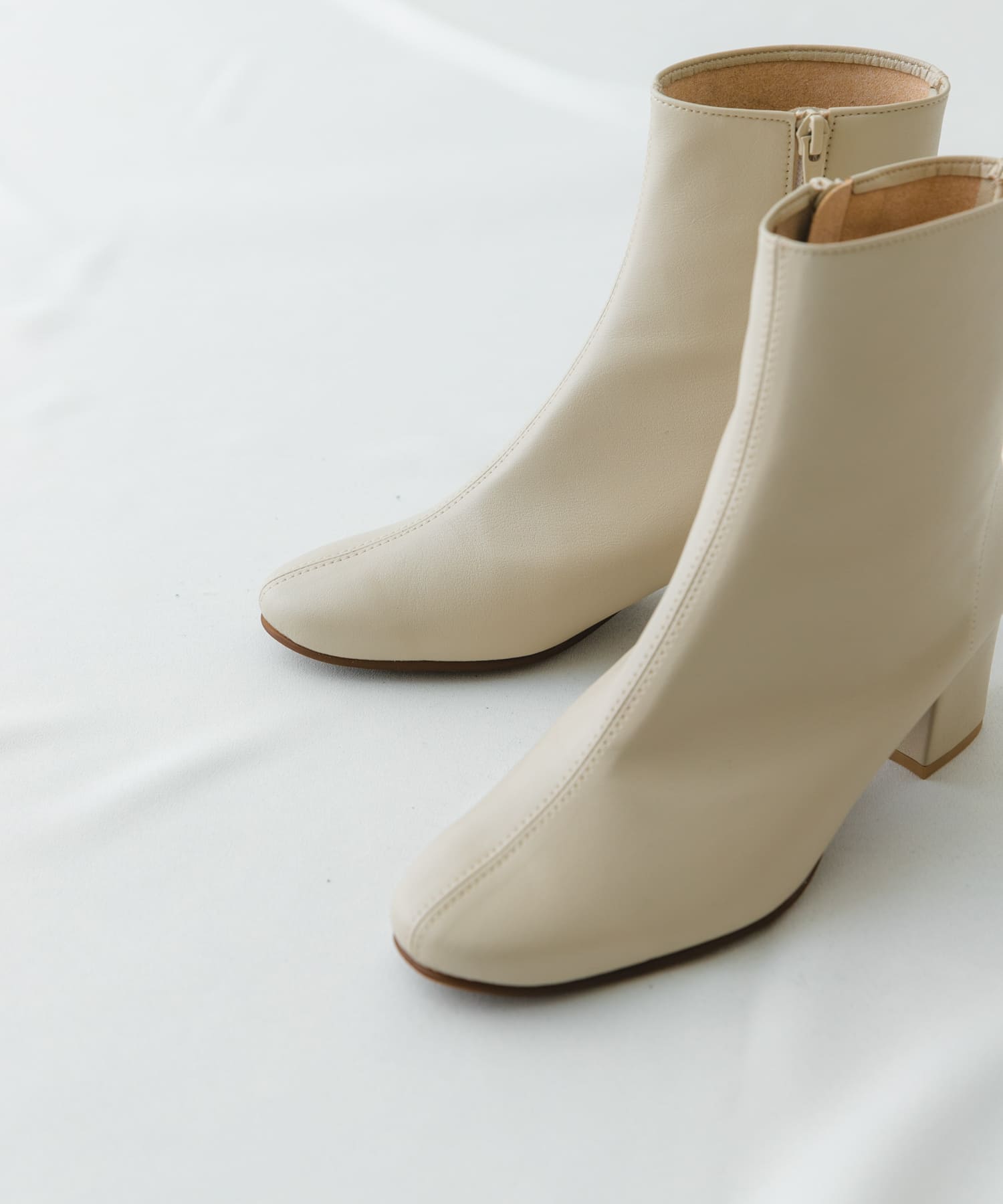 『MADE IN JAPAN』EMELINA プレーンブーツ IVORY 36