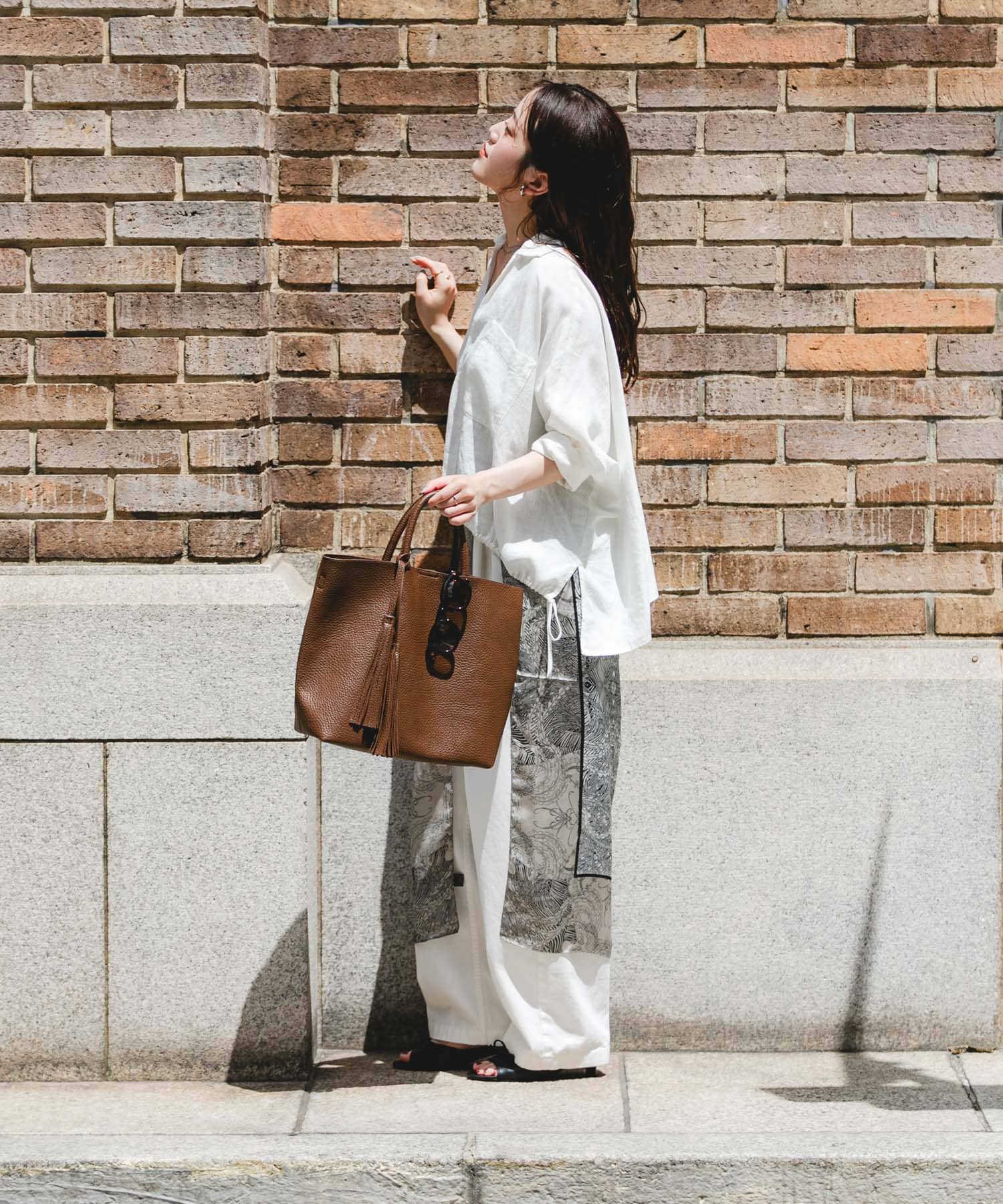 『Mサイズ』タッセル軽量2WAYシンプルトートバッグ CHOCO one