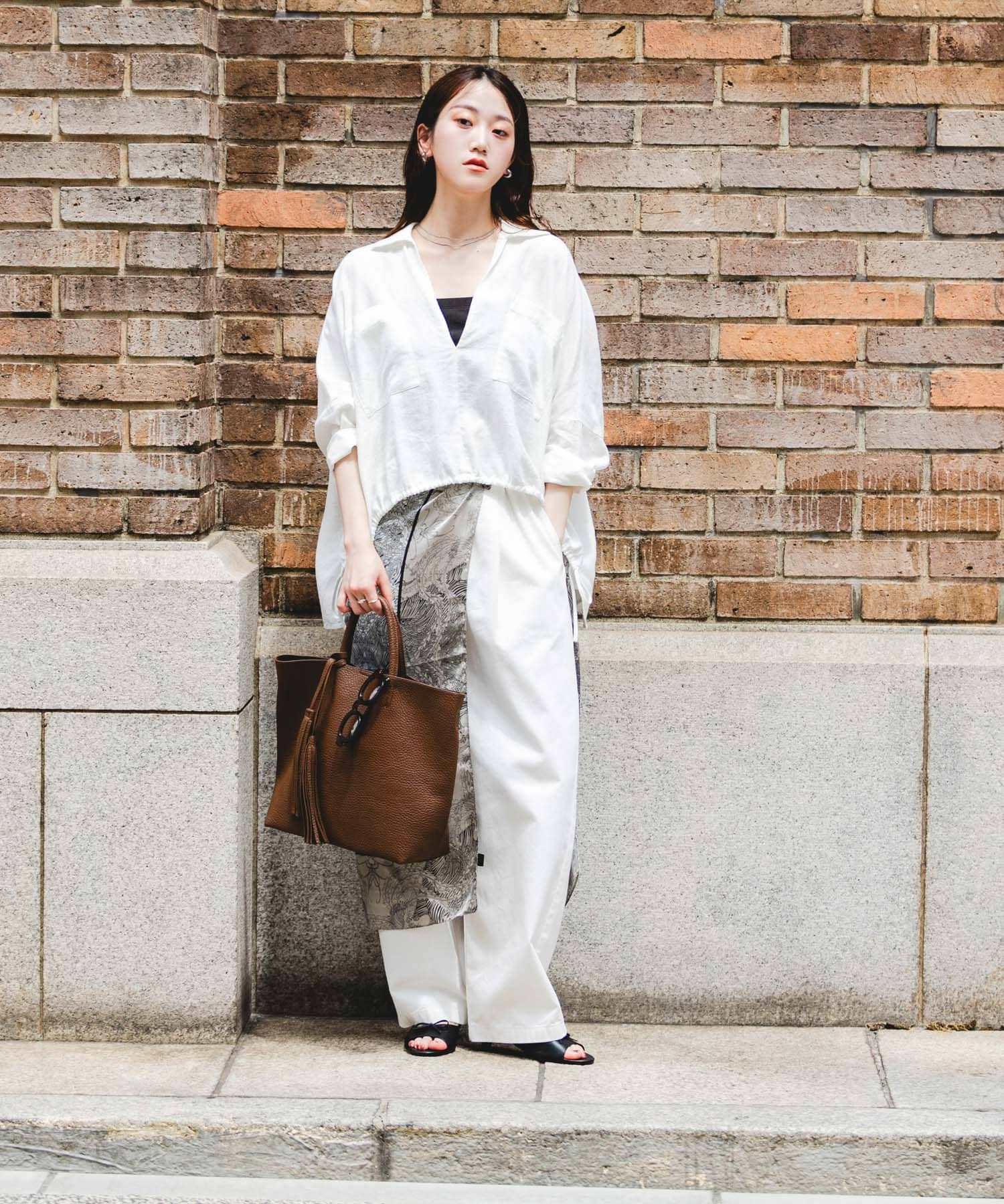 『Mサイズ』タッセル軽量2WAYシンプルトートバッグ CHOCO one